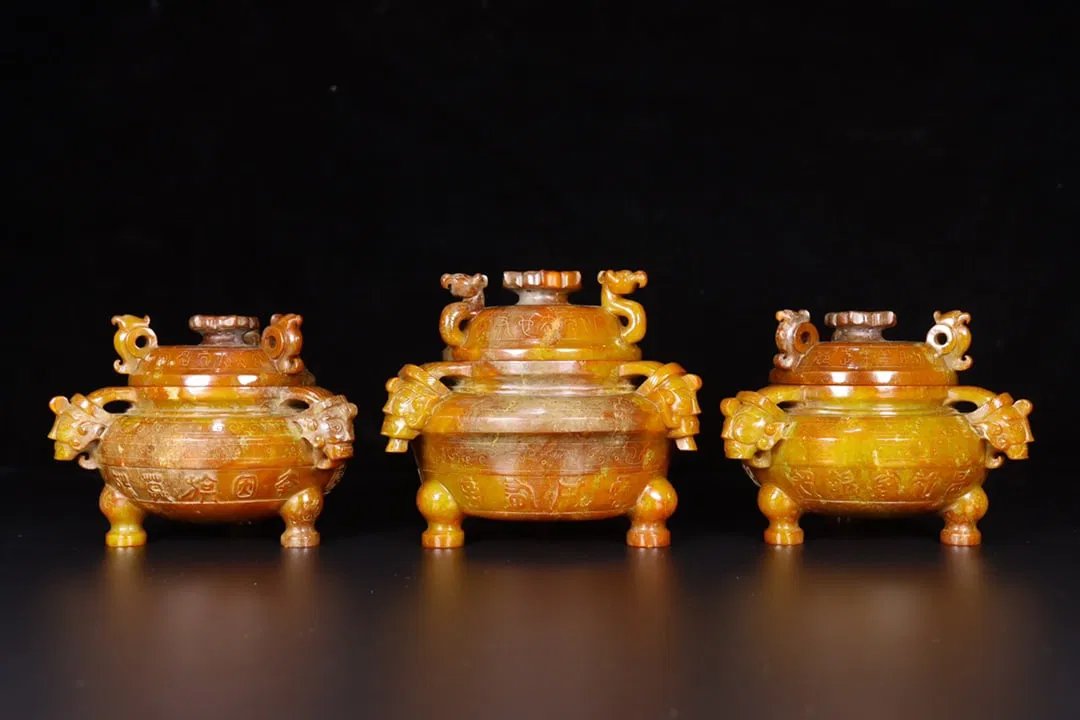 A Set of Exquisite Hetian Jade Censer