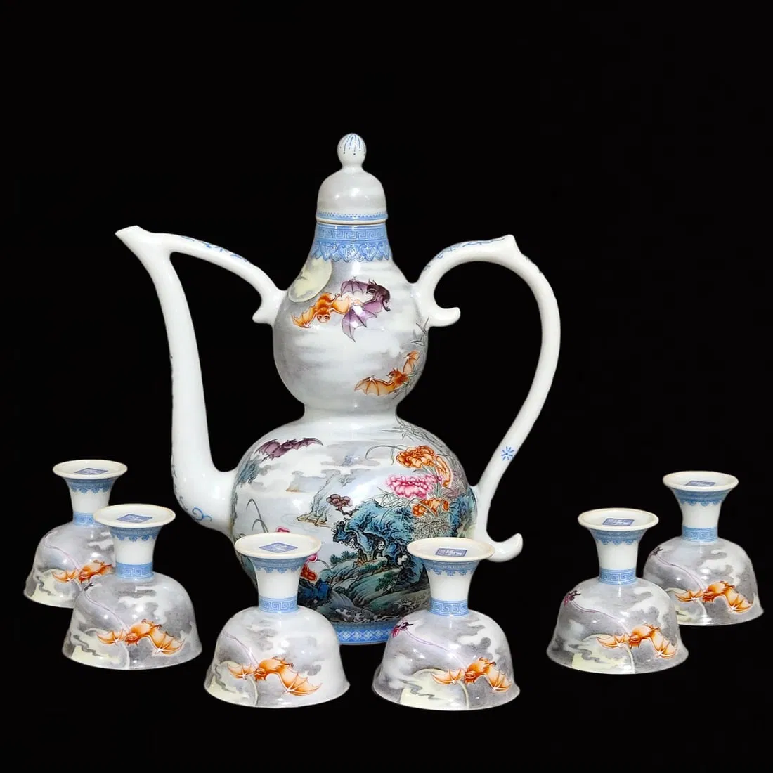A Set of Fine Enamel Bats and Ganoderma Lucidum Pattern Pot,with Cups