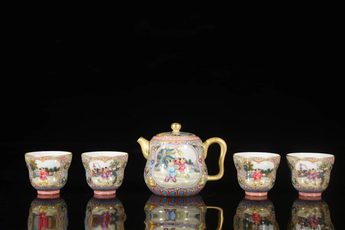 A Set of Fine Enamel Character and Story Pattern Teapot,with Four Cups
