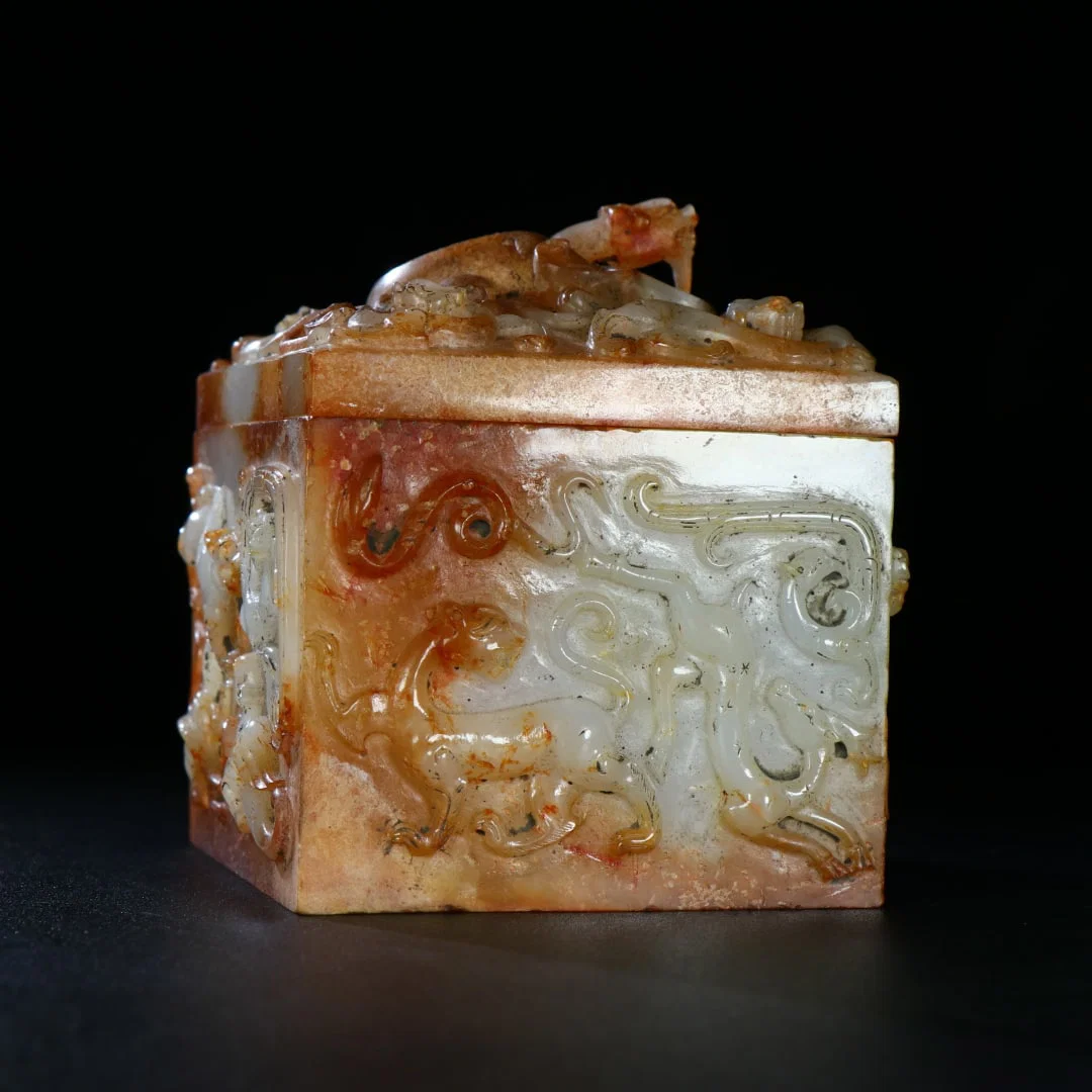 A Set of Fine Gaogu Jade Auspicious Beast Pattern Seal