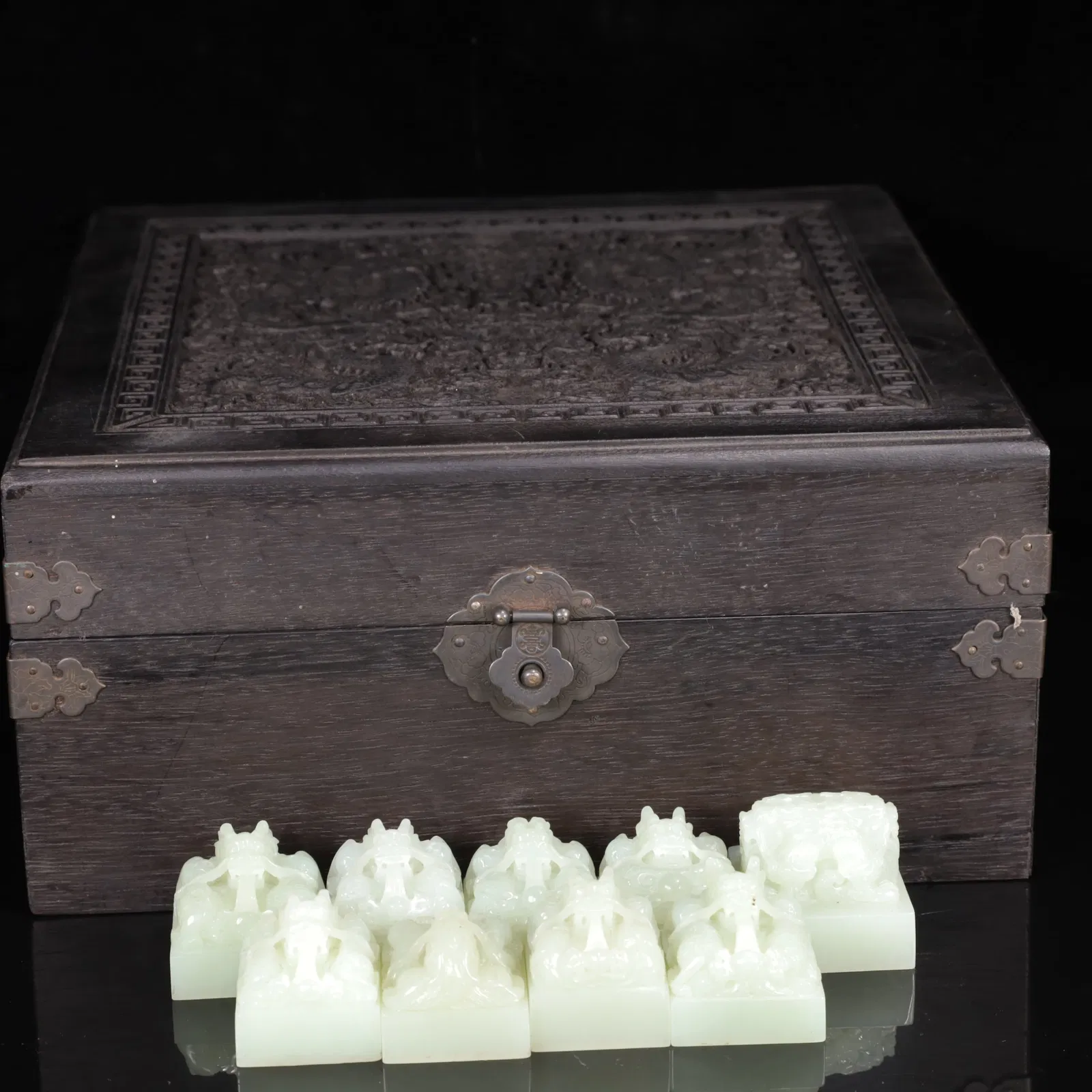 A Set of Fine White Jade Dragon Pattern Seals