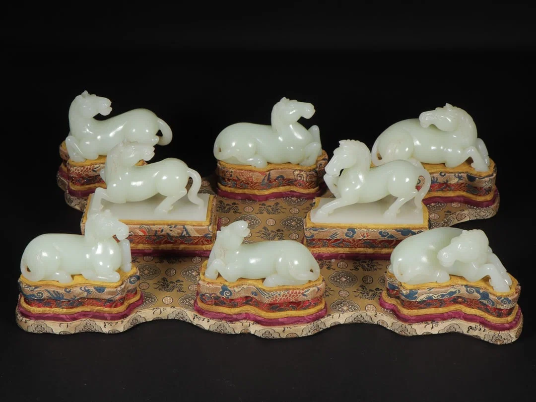 A Set of Fine White Jade Horse Ornament
