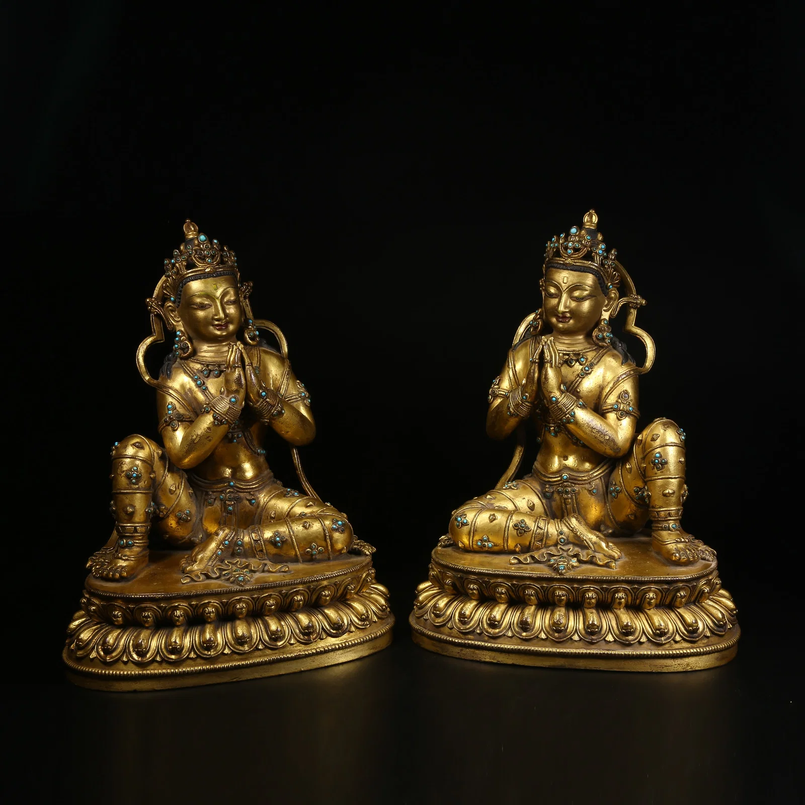 A SET OF GILT BRONZE STATUES OF OFFERING BODHISATTVAS