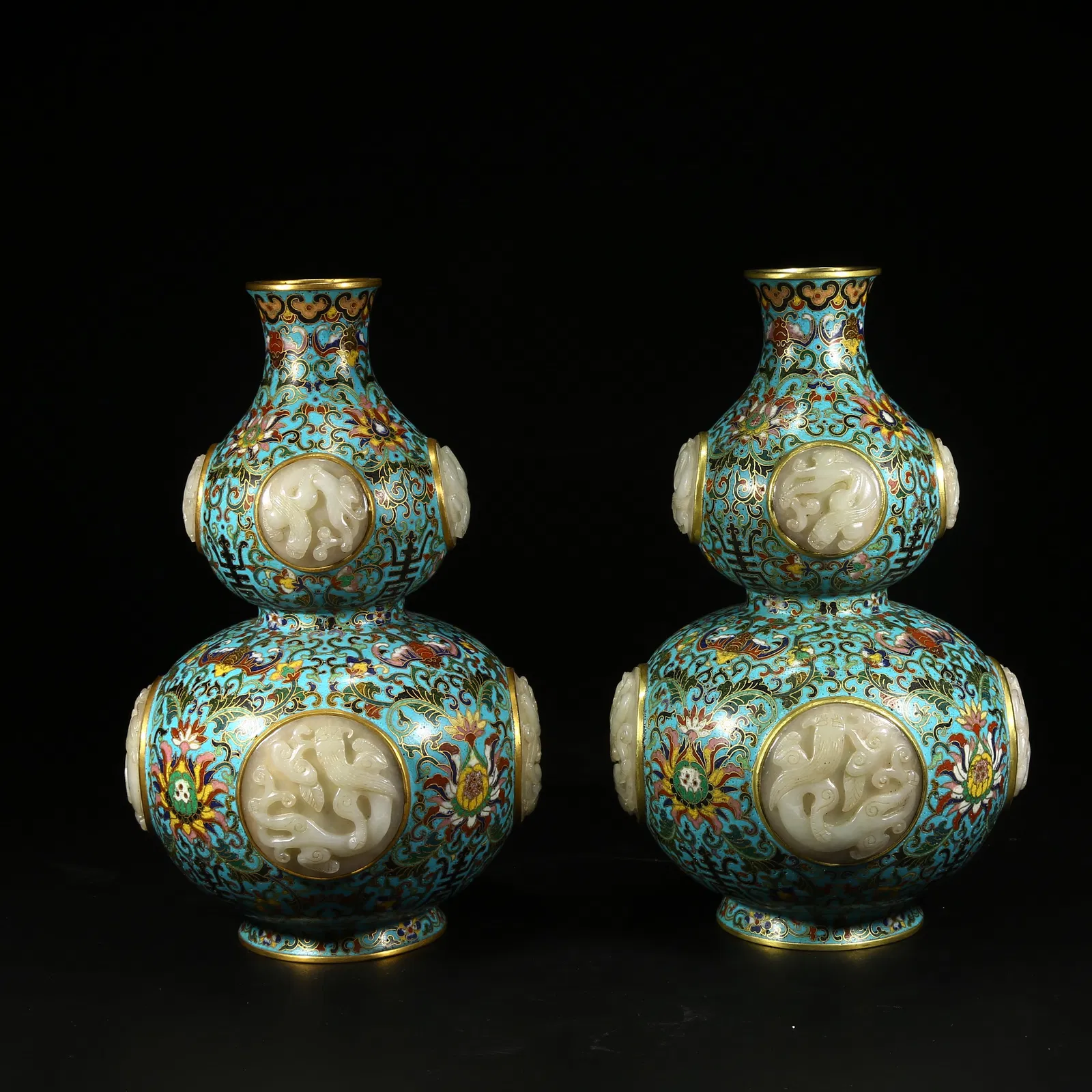 A SET OF GOURD-SHAPED CLOISONNÉ ENAMEL VASES WITH CHI DRAGON PATTERN INLAID WITH HETIAN JADE ON A