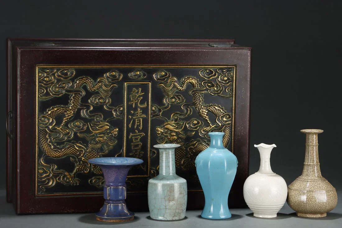 A Set Of Vases from the Five Great Kilns Vases(Guan yao Ding yao Ru yao Ge yao Jun yao)