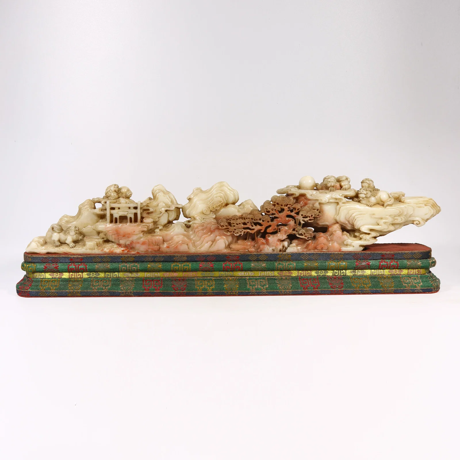 A SHOUSHAN STONE AUSPICIOUS BEAST PATTERN MINIATURE MOUNTAIN