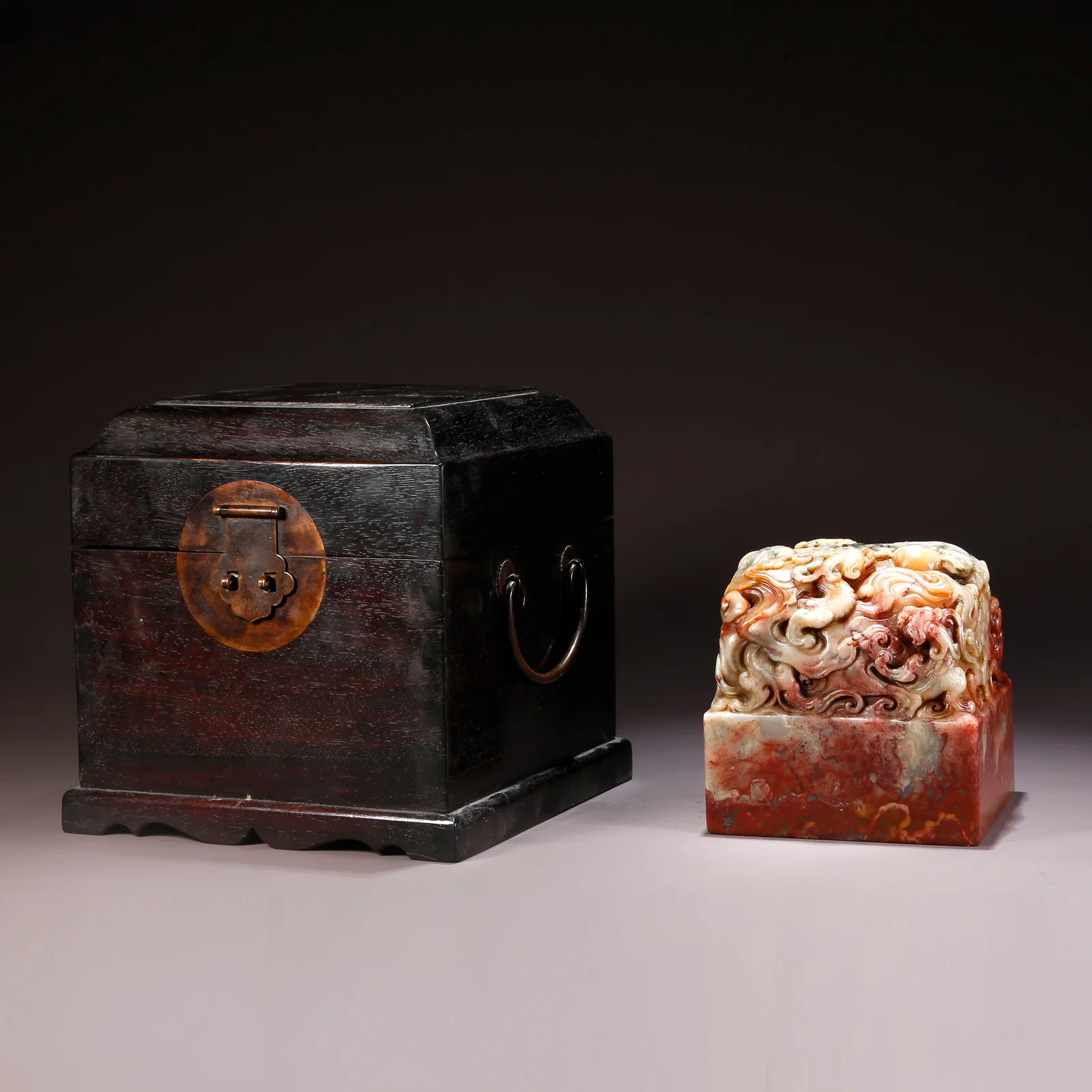 A SHOUSHAN STONE CARVED SEAL WITH DRAGON MOTIF