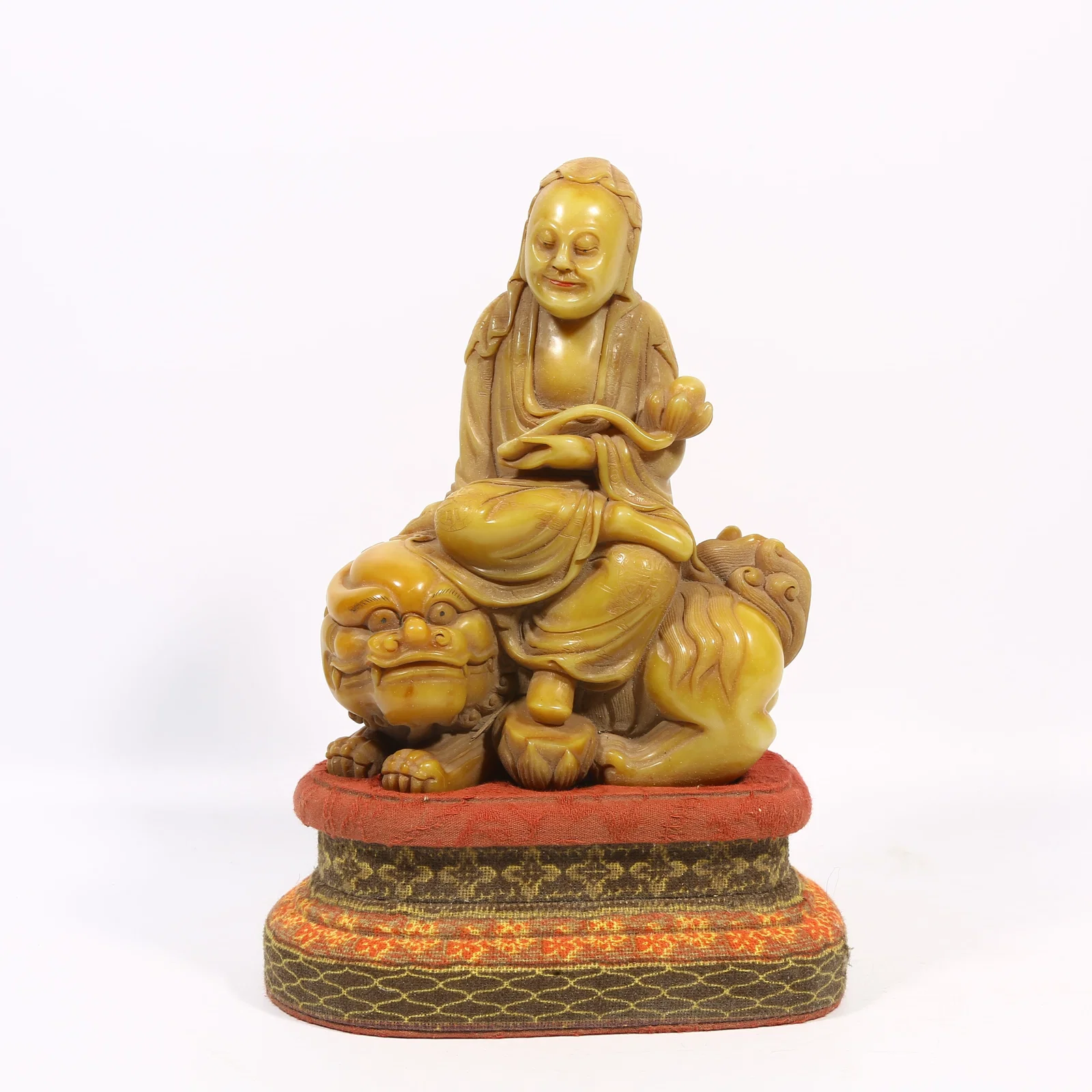 A SHOUSHAN STONE SEATED GUANYIN STATUE