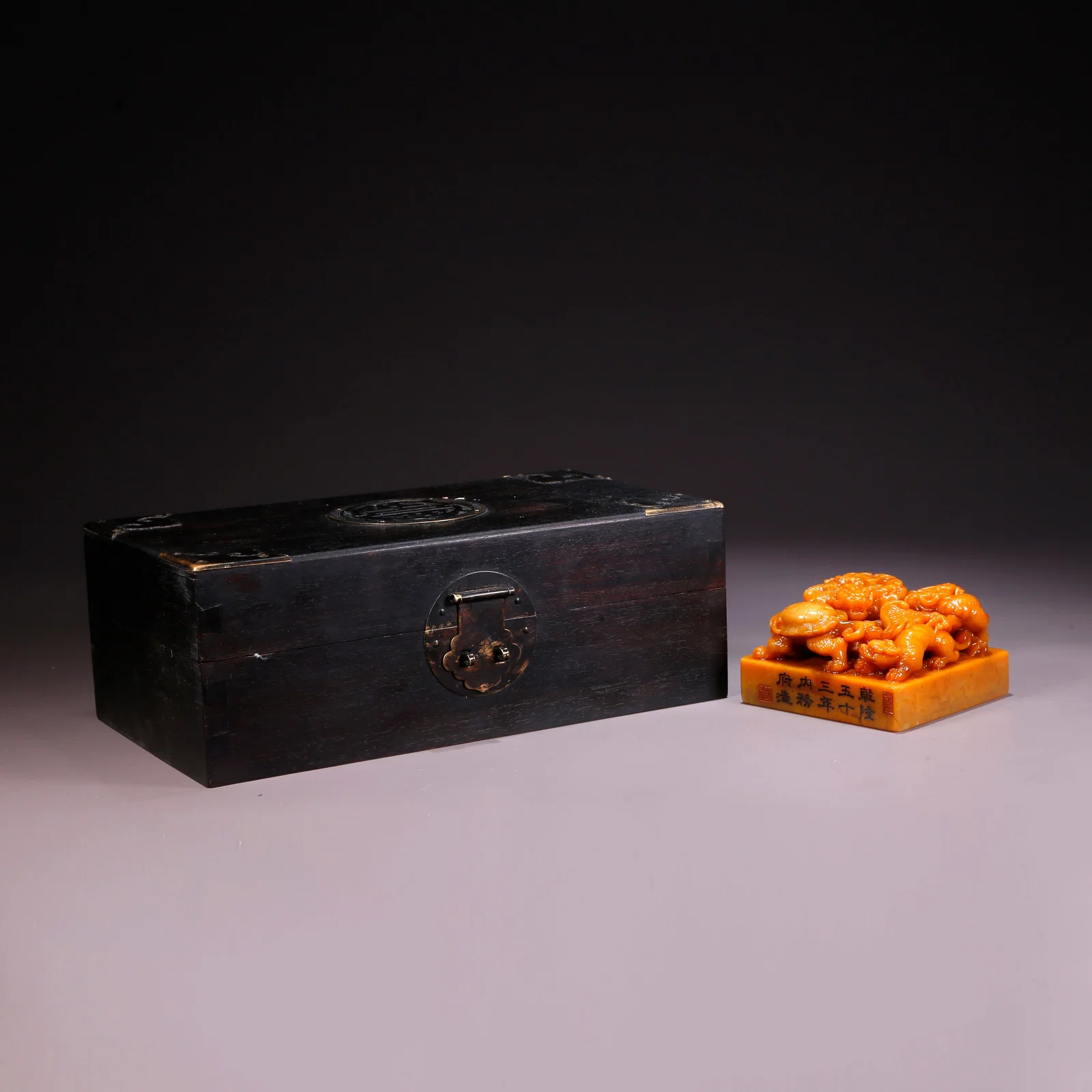 A SHOUSHAN TIANHUANG STONE FOUR SACRED BEASTS-HEAD SEAL
