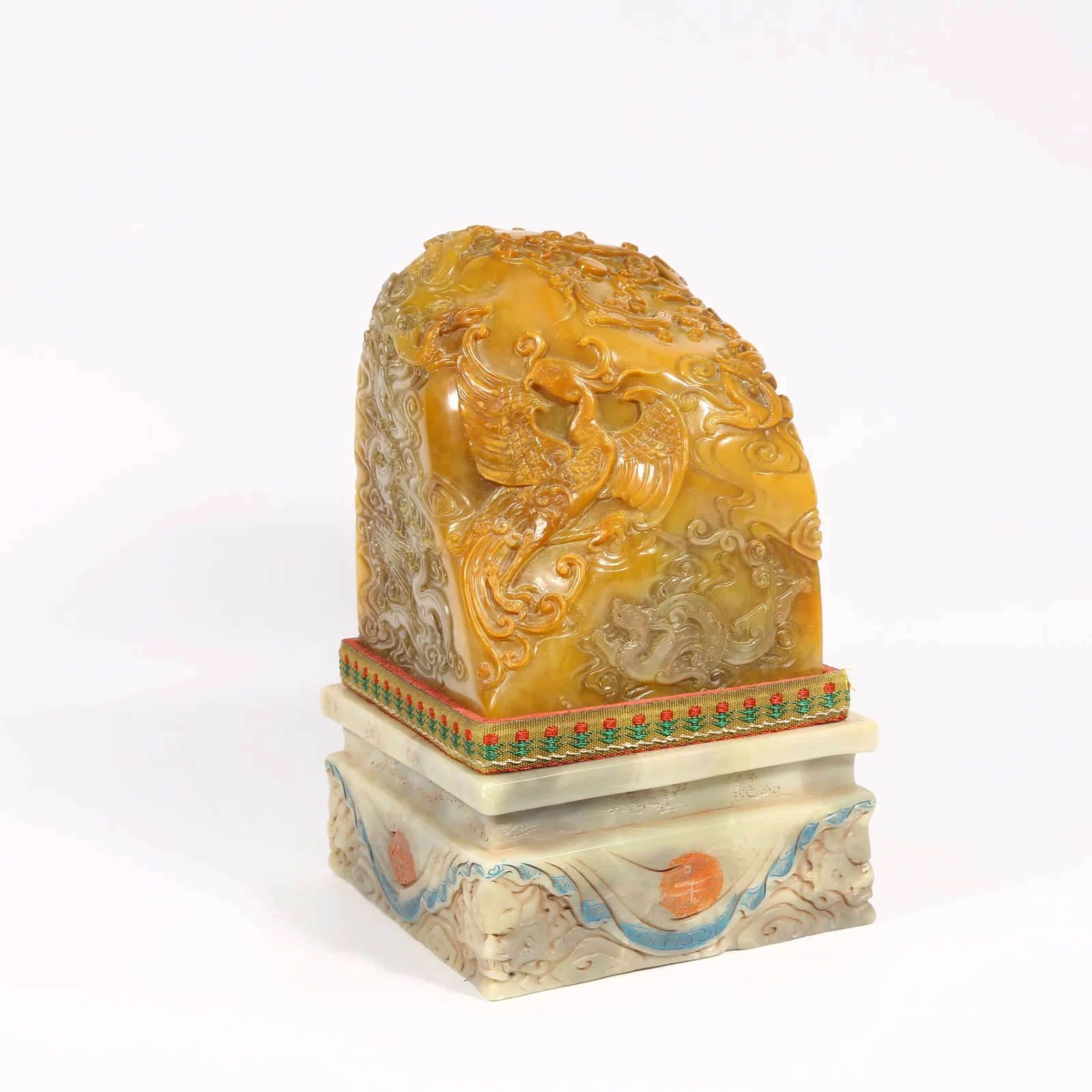 A SHOUSHAN TIANHUANG STONE SEAL WITH DRAGON AND PHOENIX DESIGN