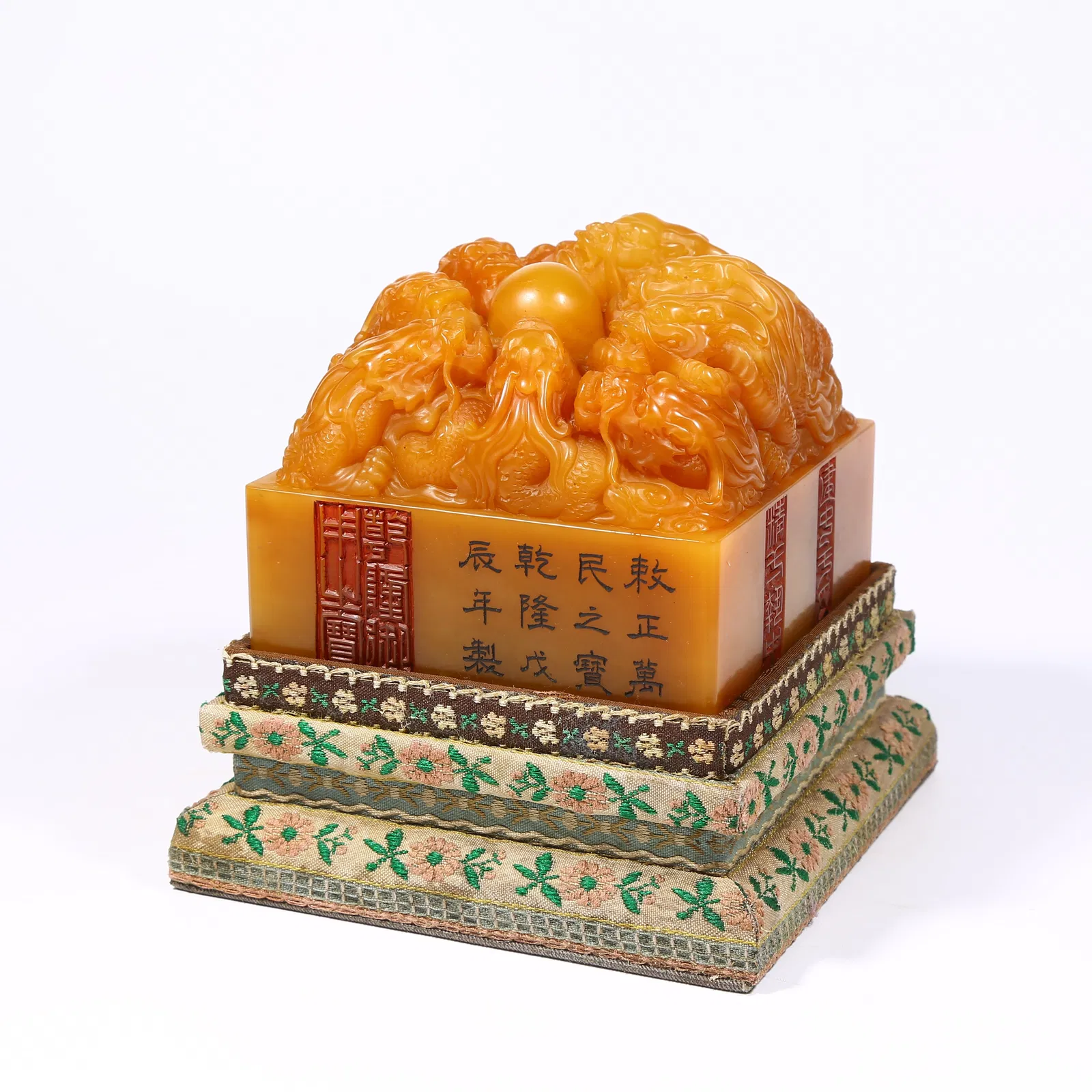 A SHOUSHAN TIANHUANG STONE SEAL WITH NINE-DRAGON KNOB