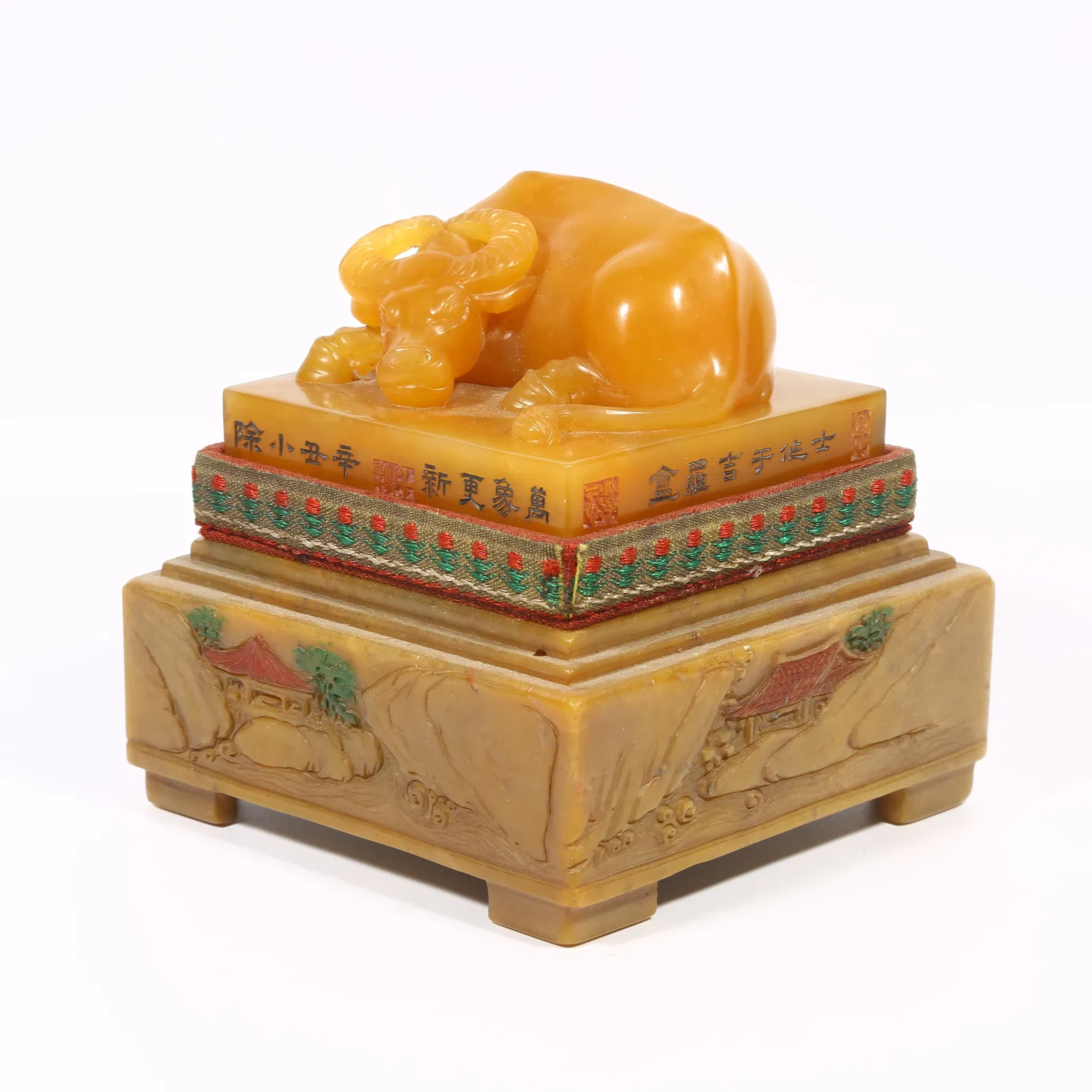 A SHOUSHAN TIANHUANG STONE SEAL WITH OX-SHAPED KNOB