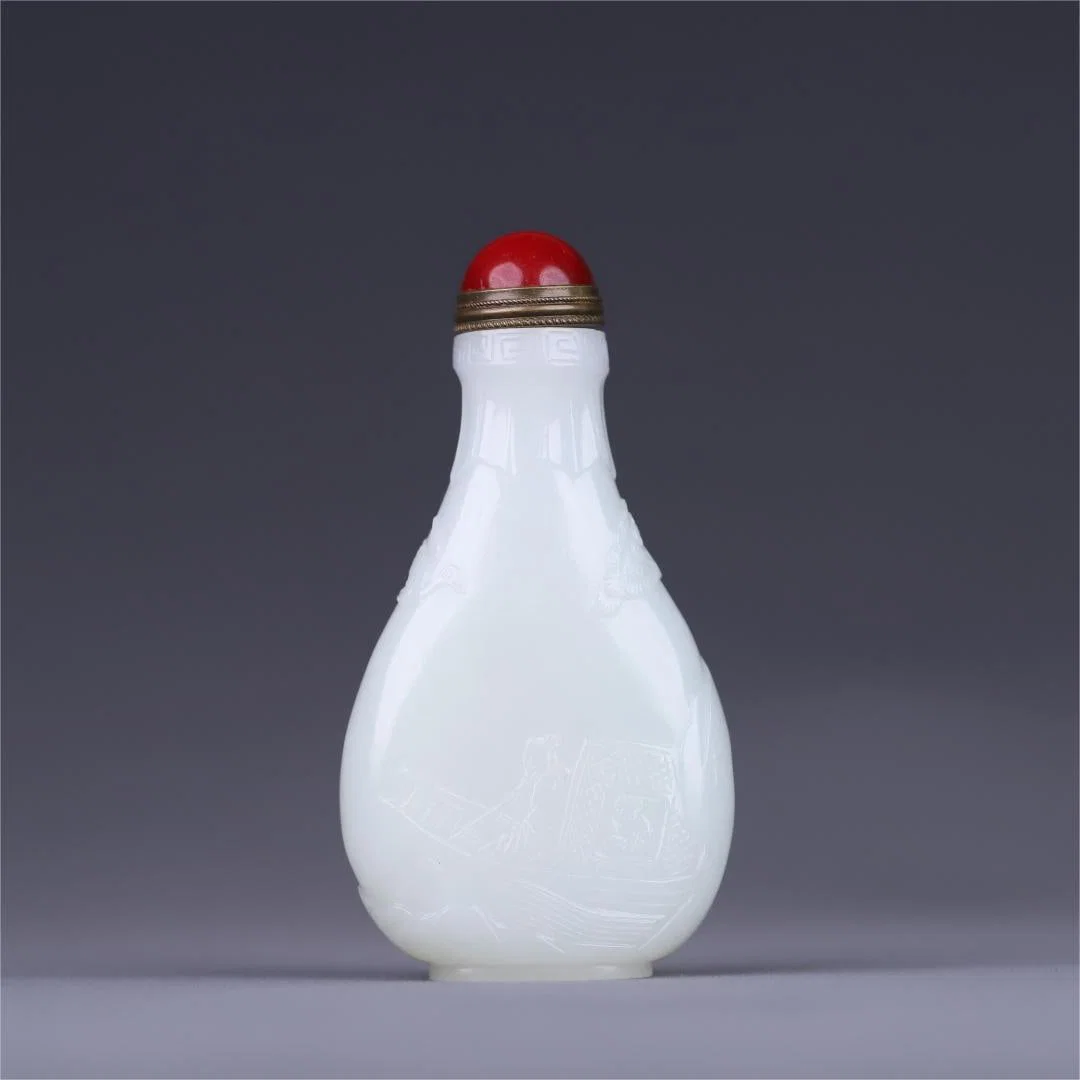 A snuff bottle of Hetian jade landscape character story in the Qing Dynasty