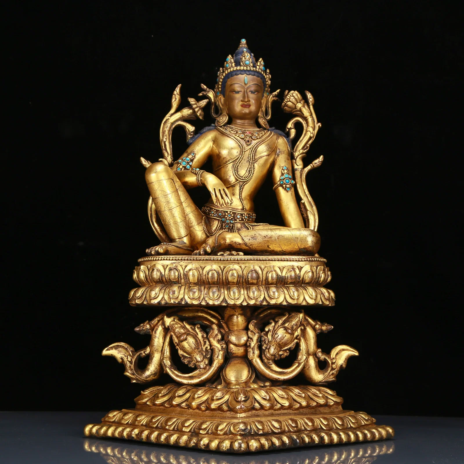 A Solemn Gilt Bronze Inlaid Turquoise Statue of Avalokitesvara