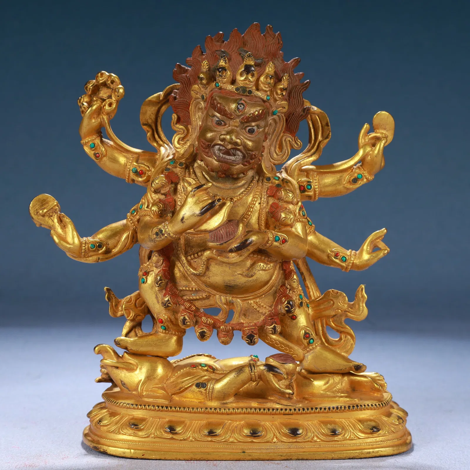 A Solemn Gilt Bronze Statue of Mammon,Inlaid Gems and Turquoise