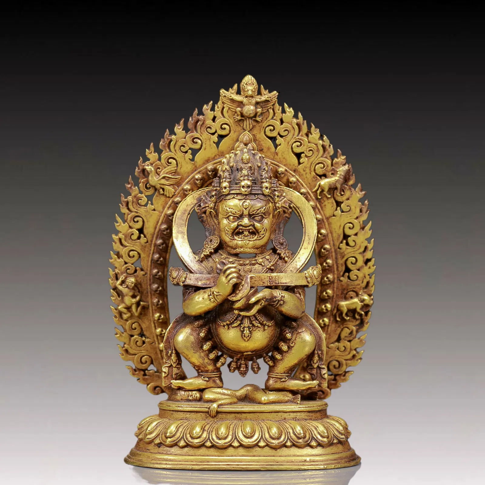 A Solemn Gilt Bronze Statue of Vajra