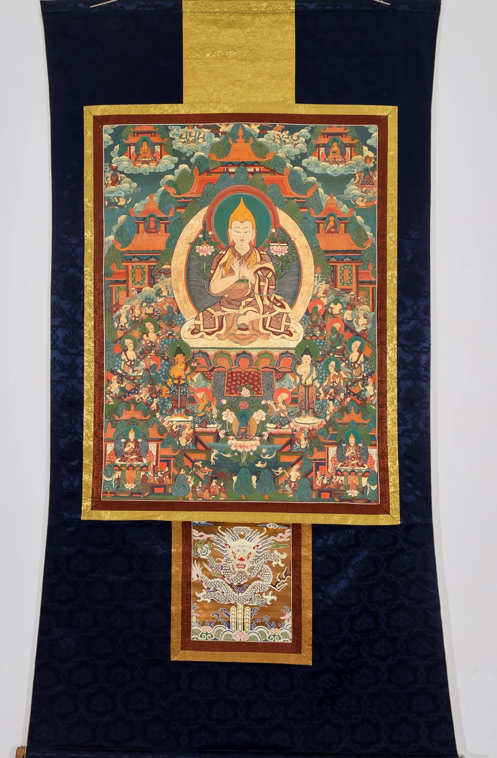 A THANGKA OF THE BUDDHA
