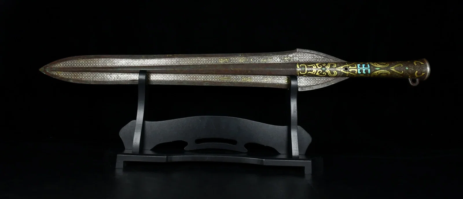 A Warring States bronze Cuojin Cuoyin inlaid turquoise spearhead