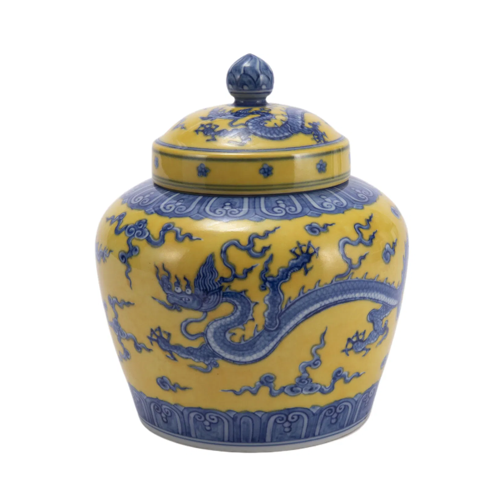 A YELLOW GROUND AND UNDERGLAZE BLUE PORCELAIN LIDDED JAR