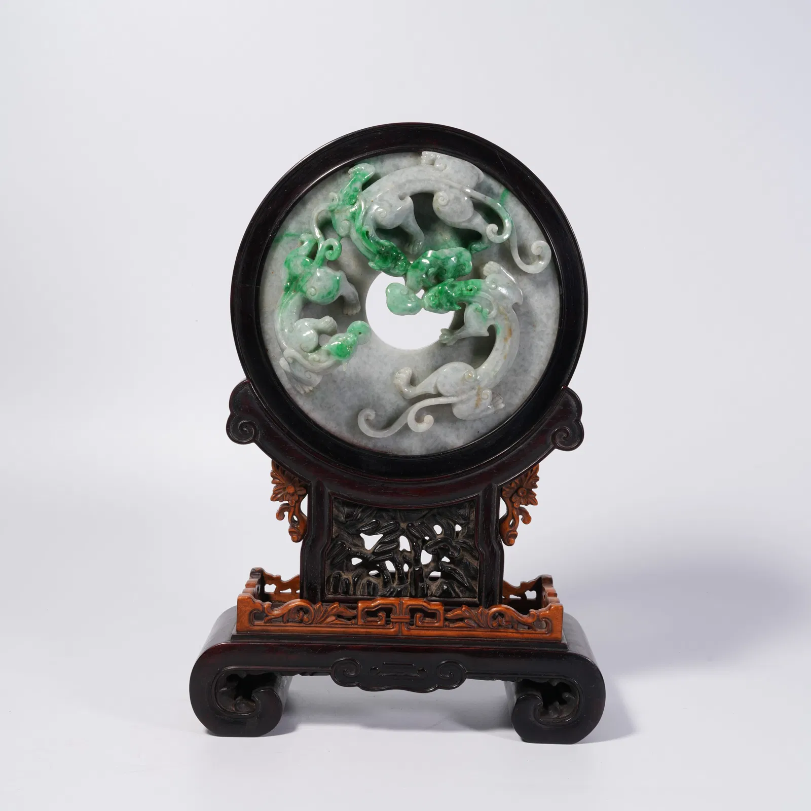 A ZITAN WOOD SCREEN INLAID WITH JADE DRAGON-PATTERN BI