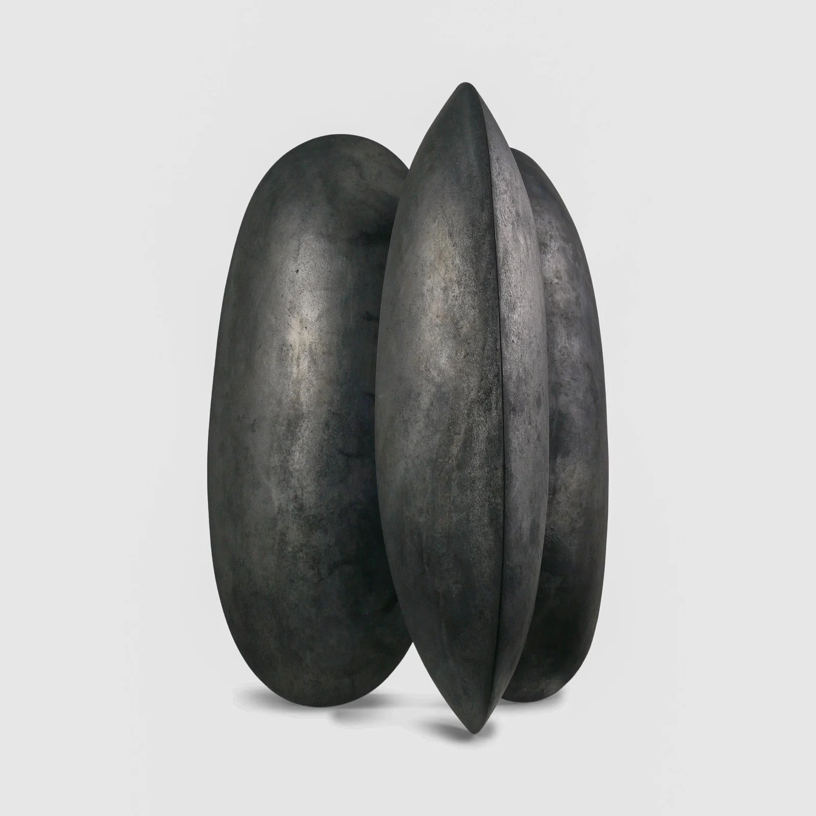 Adriano Leverone (1953-2022) Sculpture Céramique enfumée - Smoked stoneware H67 W50 D50 cm A