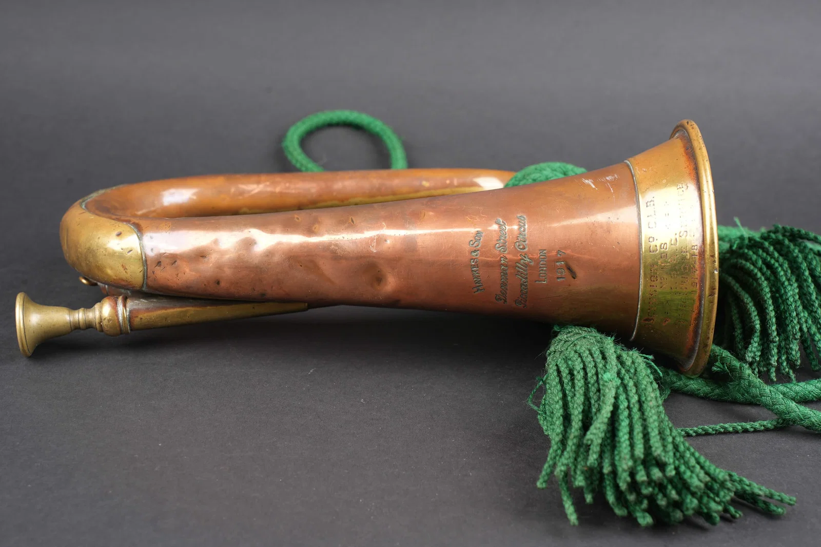Air Raid Bugle du 16th Battalion Church Lads Brigade du Kings Royal Rifles Corps. Air Raid bugle of