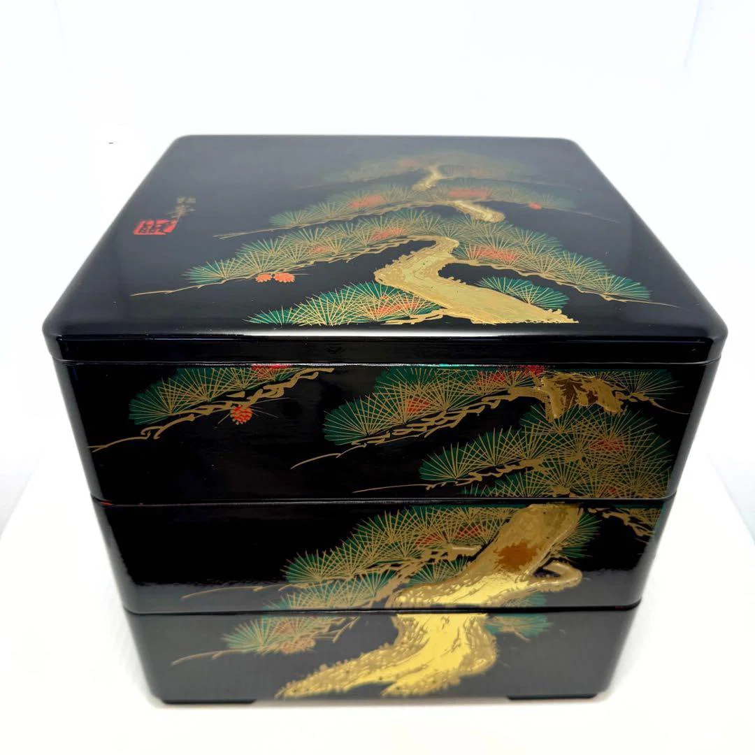 Aizu Lacquerware Three-Tier Bento Box, Crafted by Artisan ShOhO.