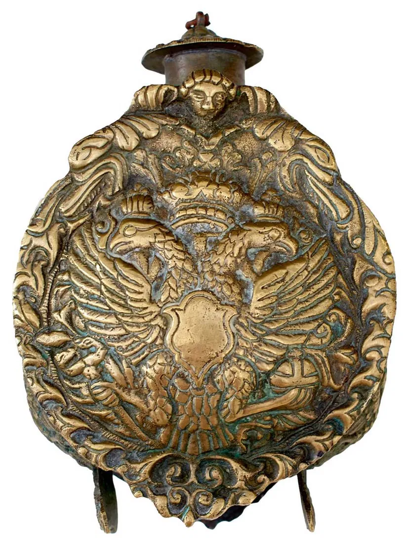AN 18TH CENTURY RUSSIAN BRASS POWDER FLASK