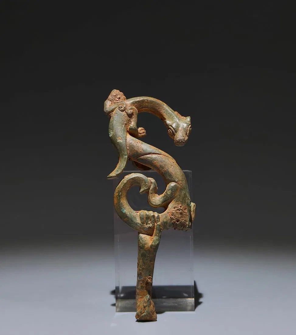 An Archaic Bronze Dragon-Shaped Hook