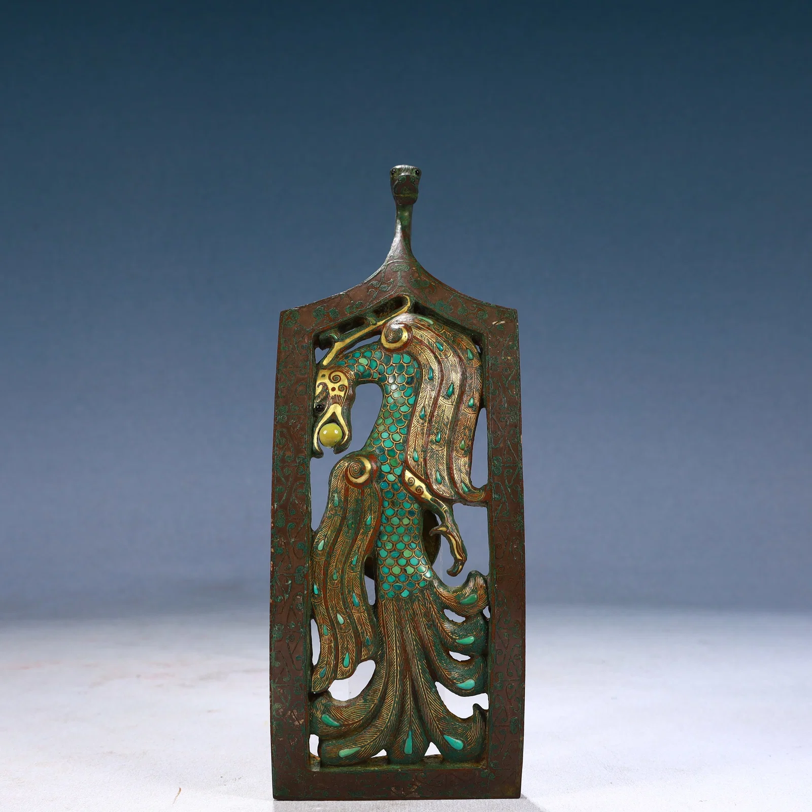 An Archaic Bronze Inlaid Gold Phoenix Pattern Hook,Inlaid Turquoise