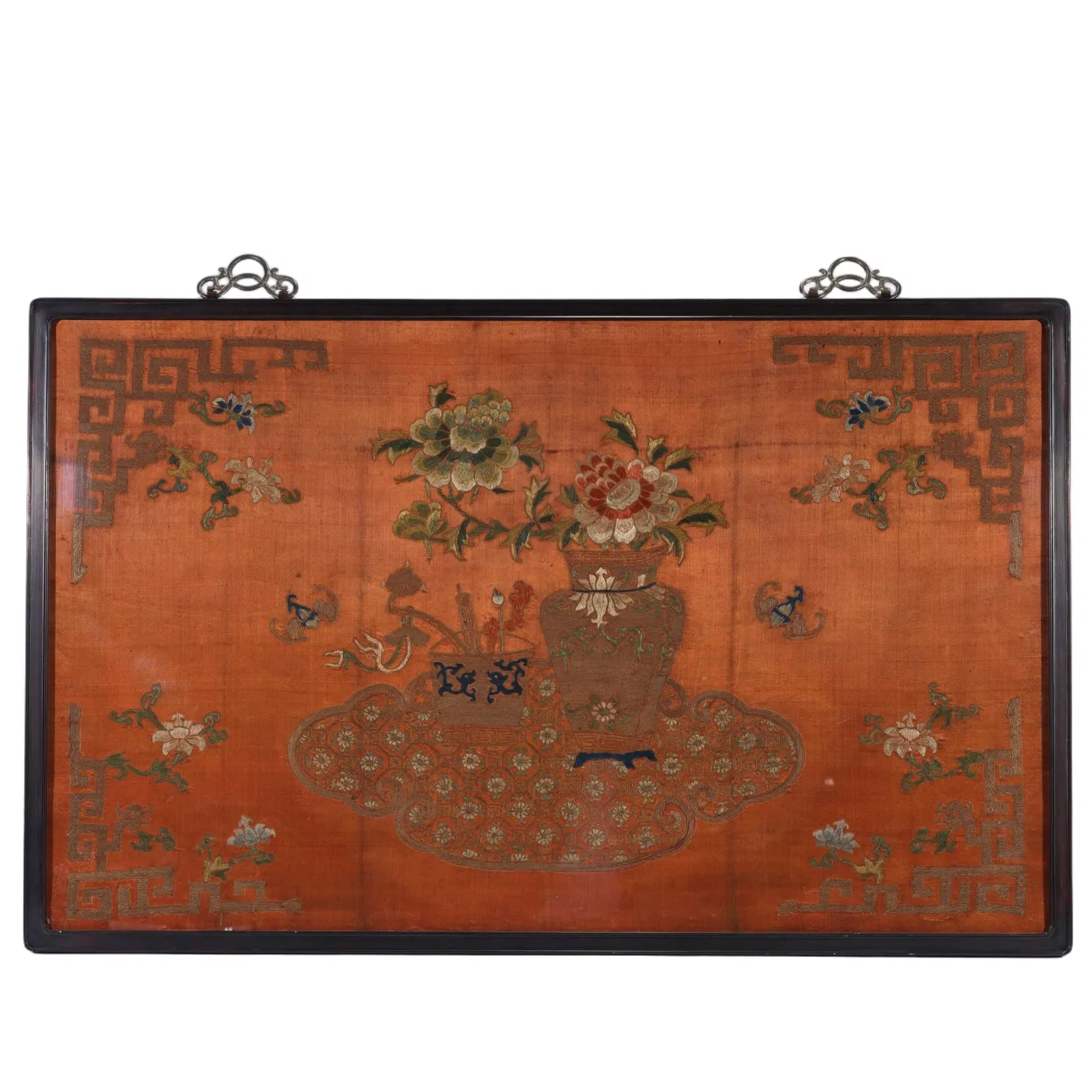 AN EMBROIDERED HUNDRED ANTIQUES HANGING PANEL