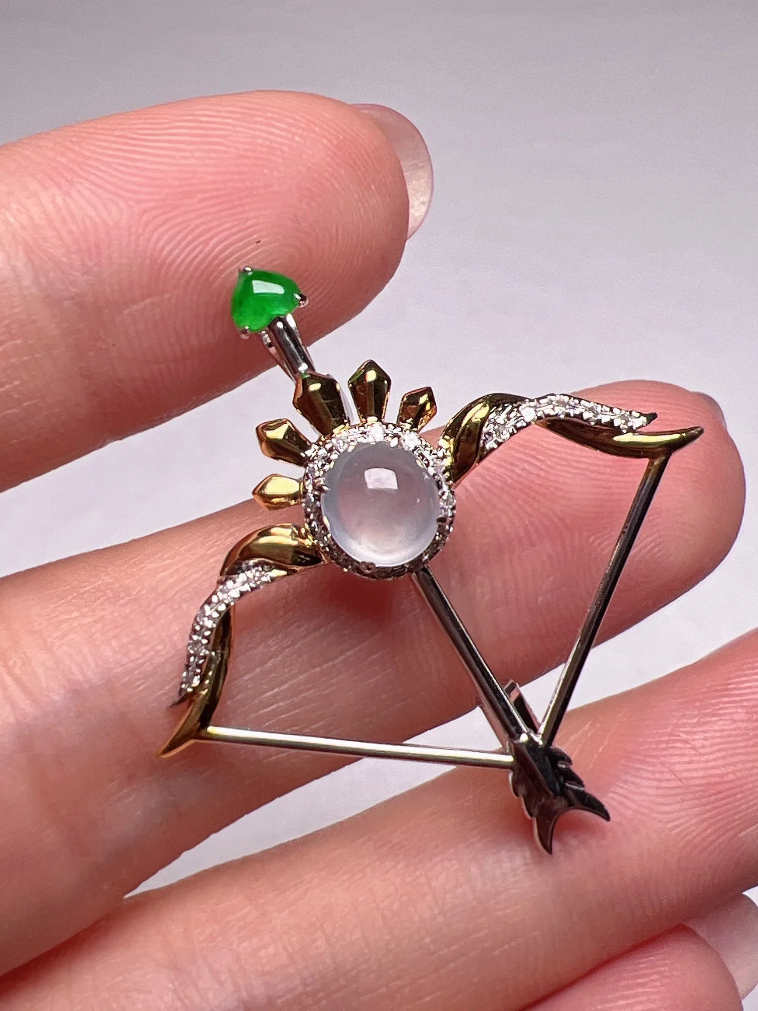 An Exquisite 18k Gold Diamond Inlaid Jadeite Pendant& Brooch Dual-Purpose