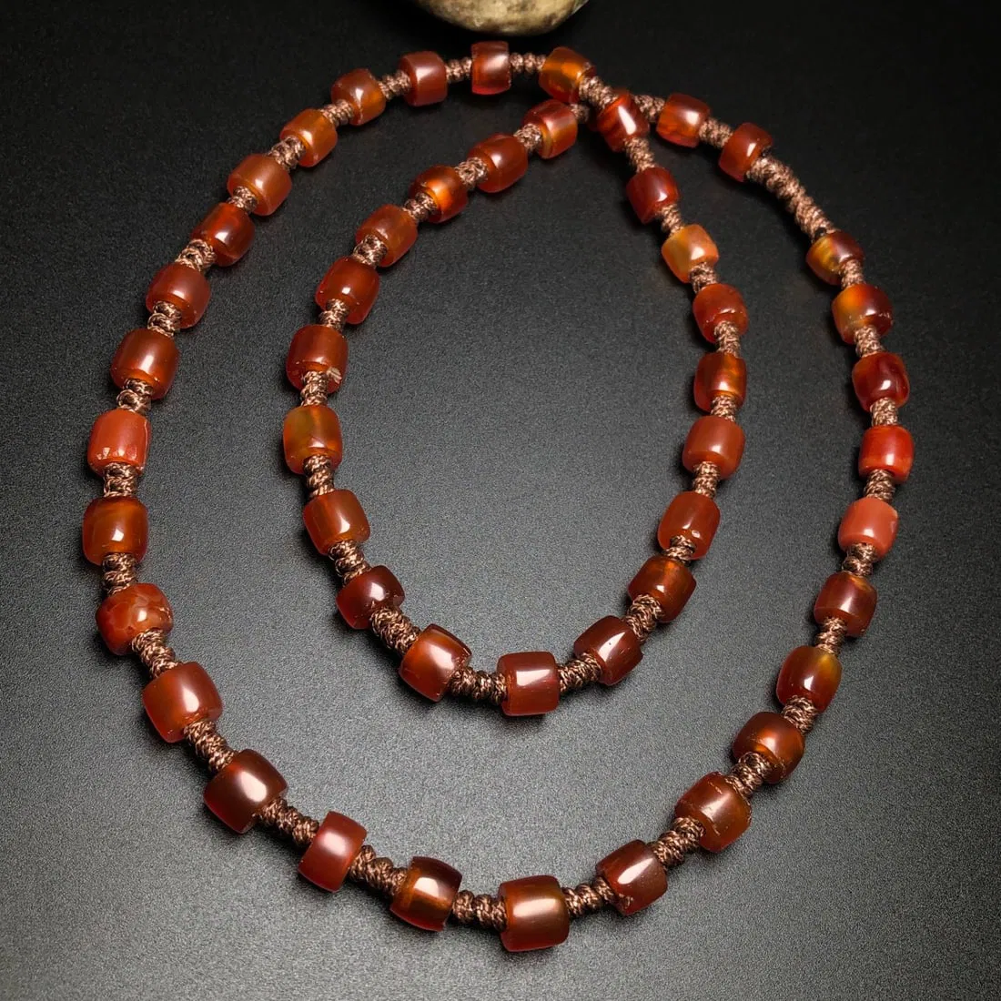 An Exquisite Agate Necklace