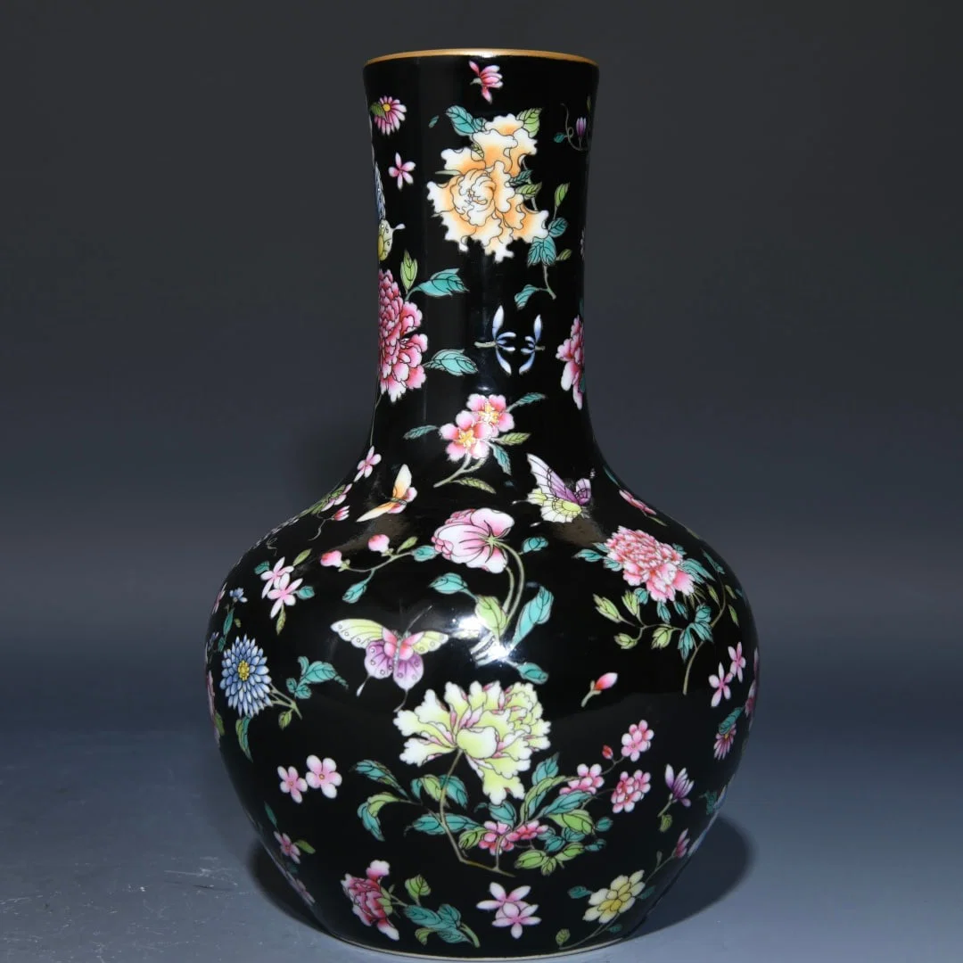 An Exquisite Black Glazed Famille-Rose Painted Gold Flower and Butterfly Pattern Vase