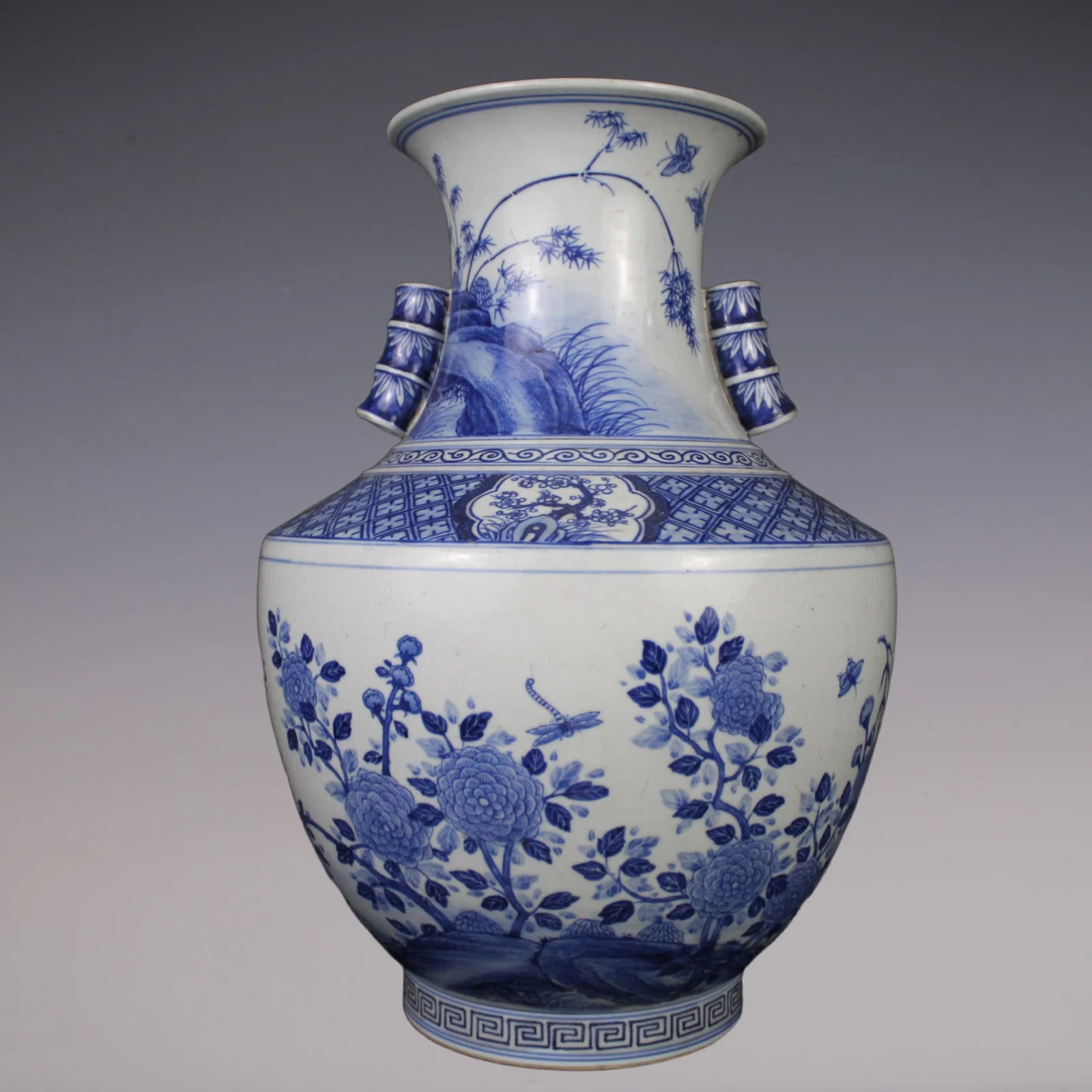 An Exquisite Blue and White Flower and Bird Pattern Double-Ears Jar