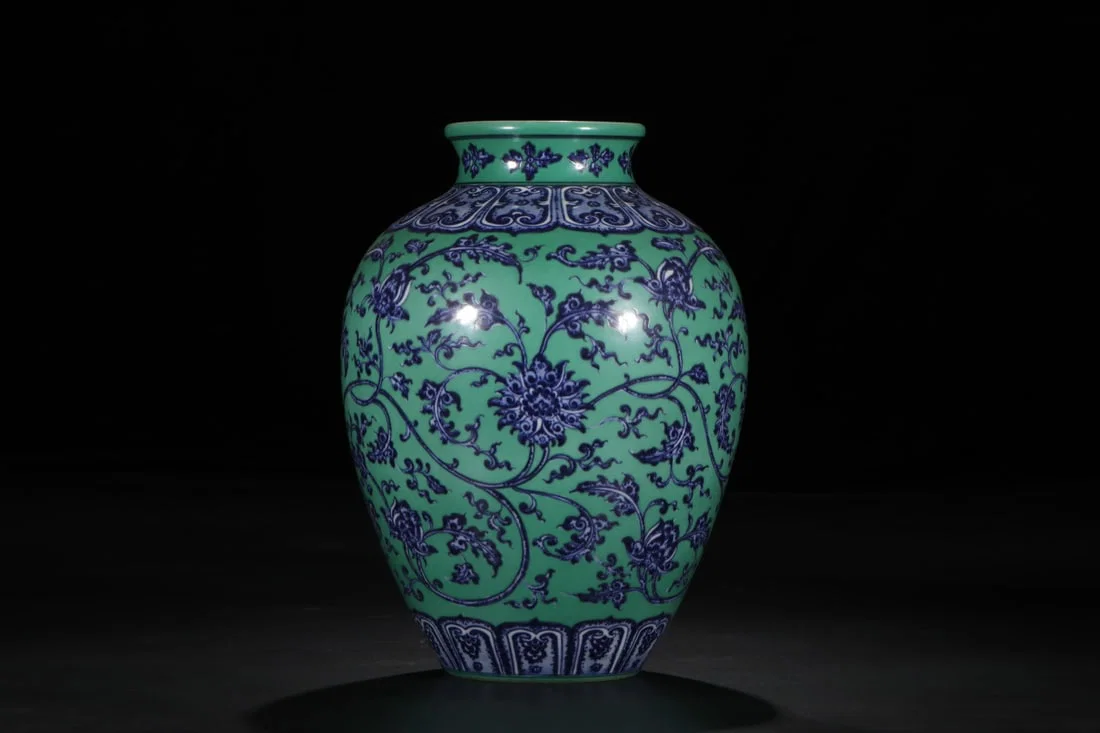 An Exquisite Blue and White Green Ground Lotus Pattern Jar
