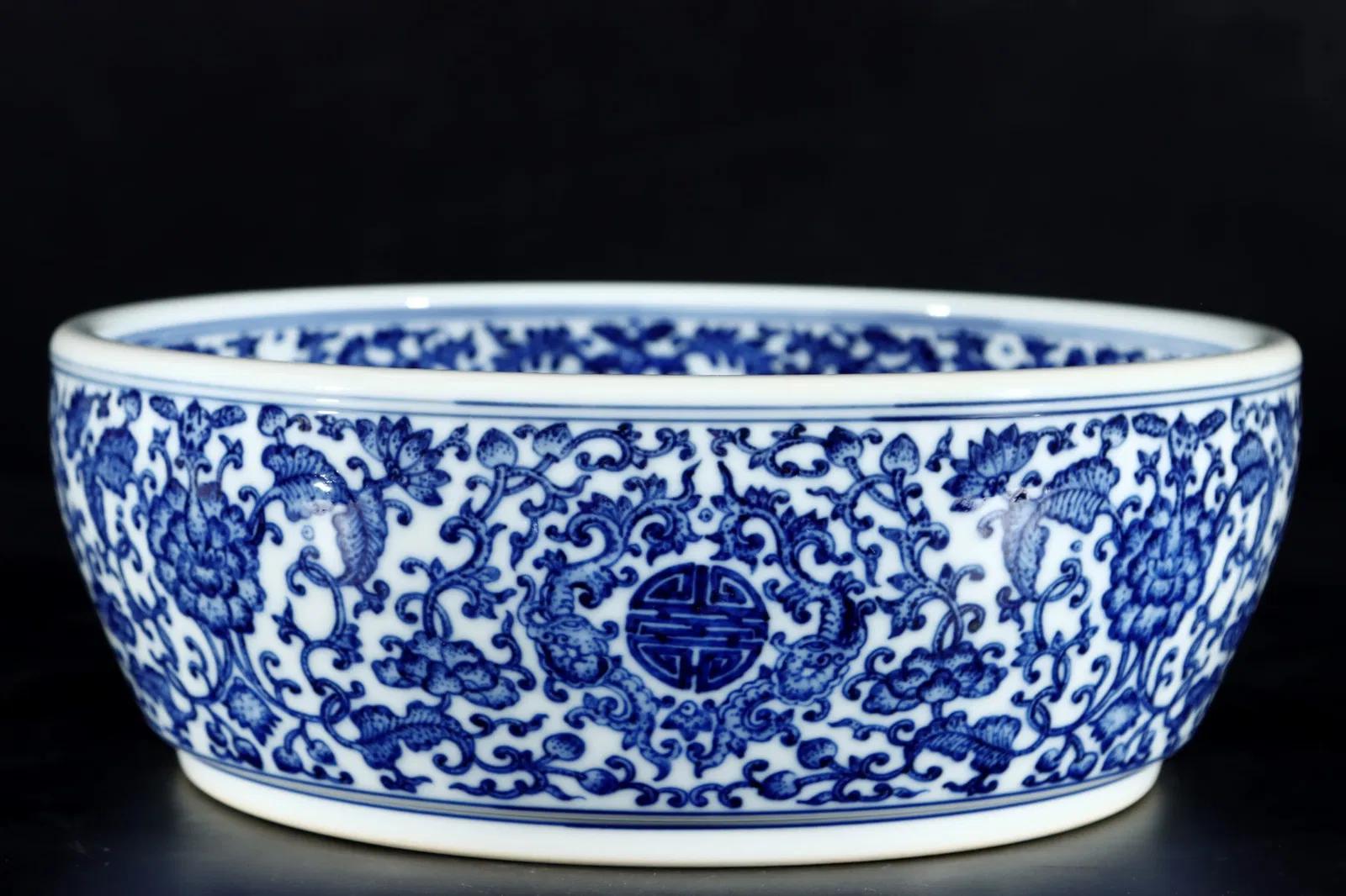 An Exquisite Blue and White Lotus Pattern Basin