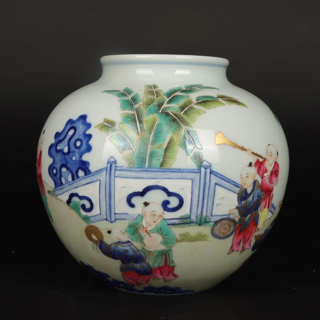 An Exquisite Blue and White Wucai Character and Story Pattern Jar