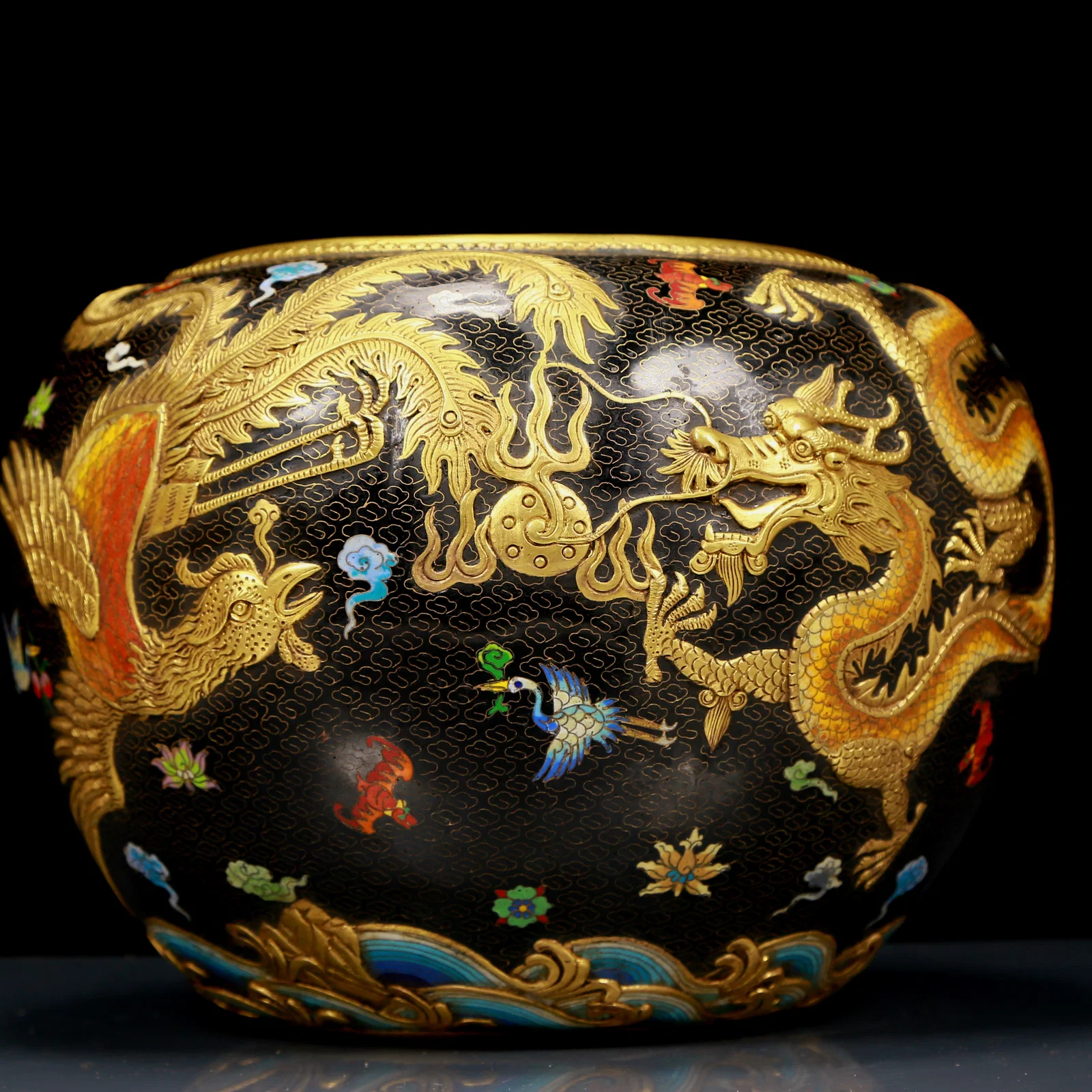 An Exquisite Cloisonne Auspicious Cloud and Dragon Pattern Brush Pot
