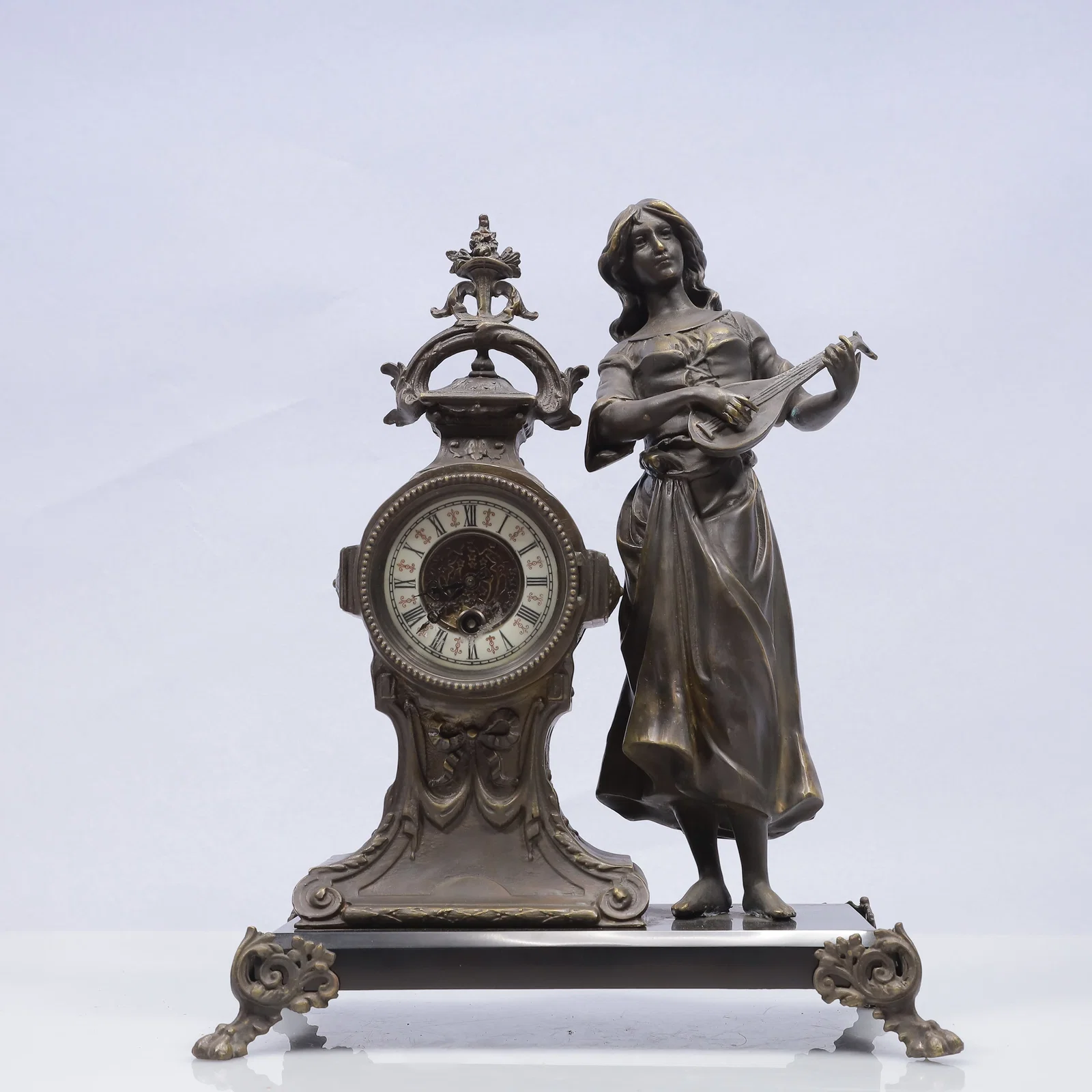 An Exquisite Copper Figure Table Clock Ornament