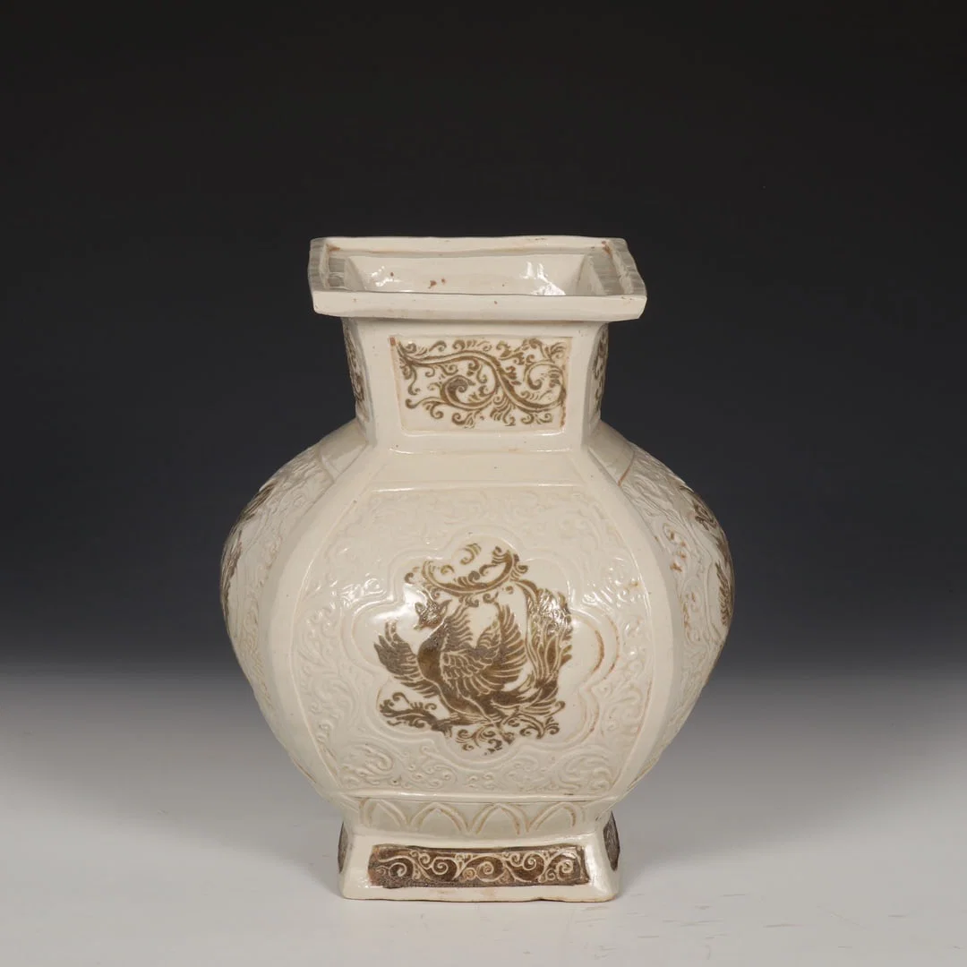 An Exquisite Ding yao Brown Glazed Phoenix Pattern Vase