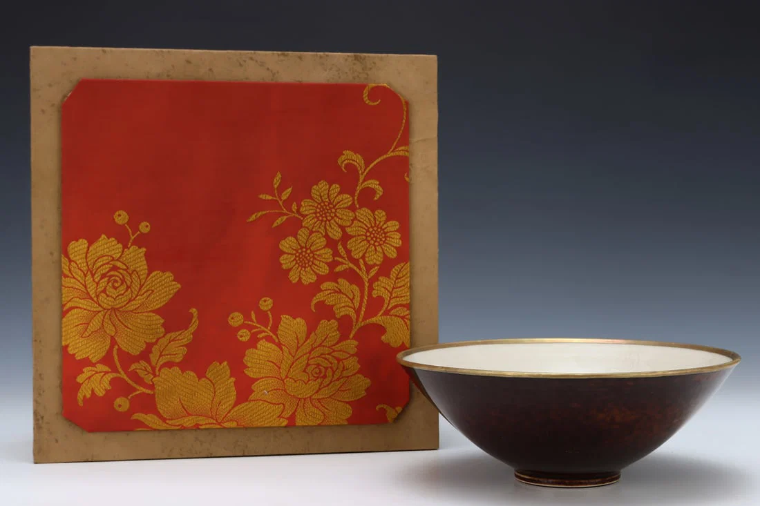 An Exquisite Ding yao Cover with Gold Flower and Bird Pattern Bowl,with an Imperial Poem by Emperor