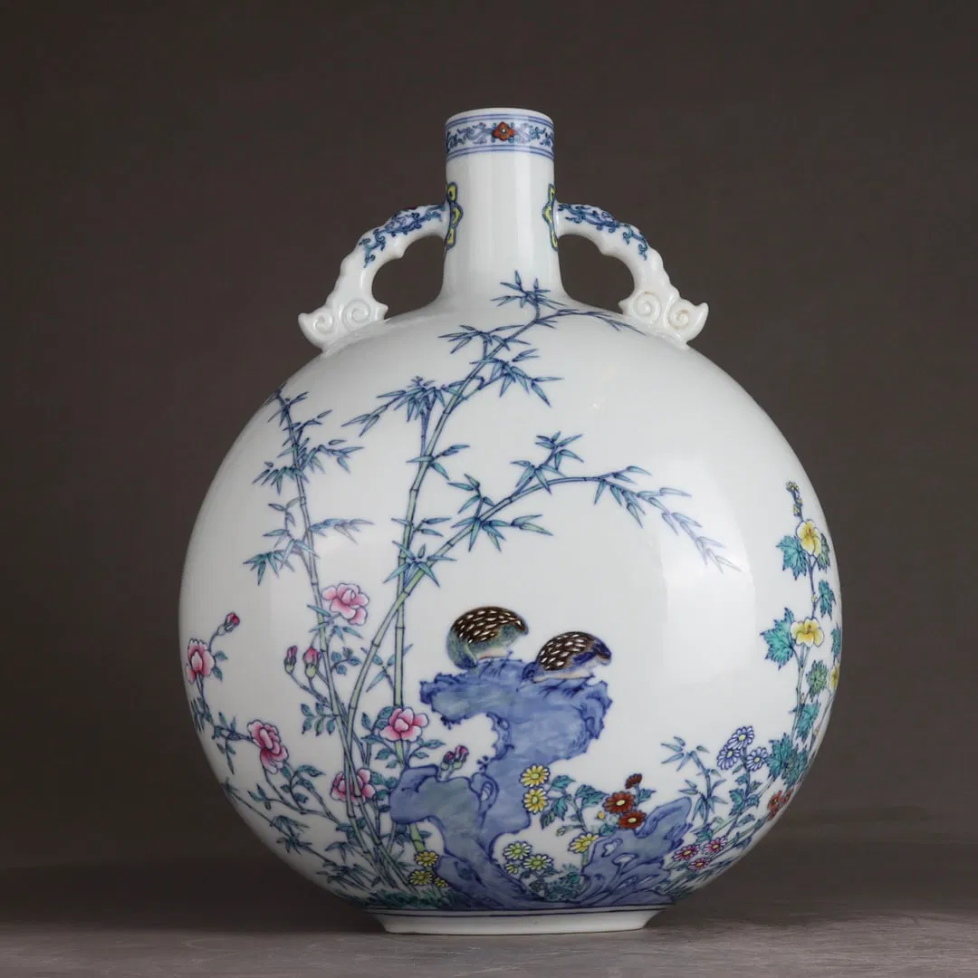 An Exquisite Doucai Flower and Bird Pattern Double-Ears Vase
