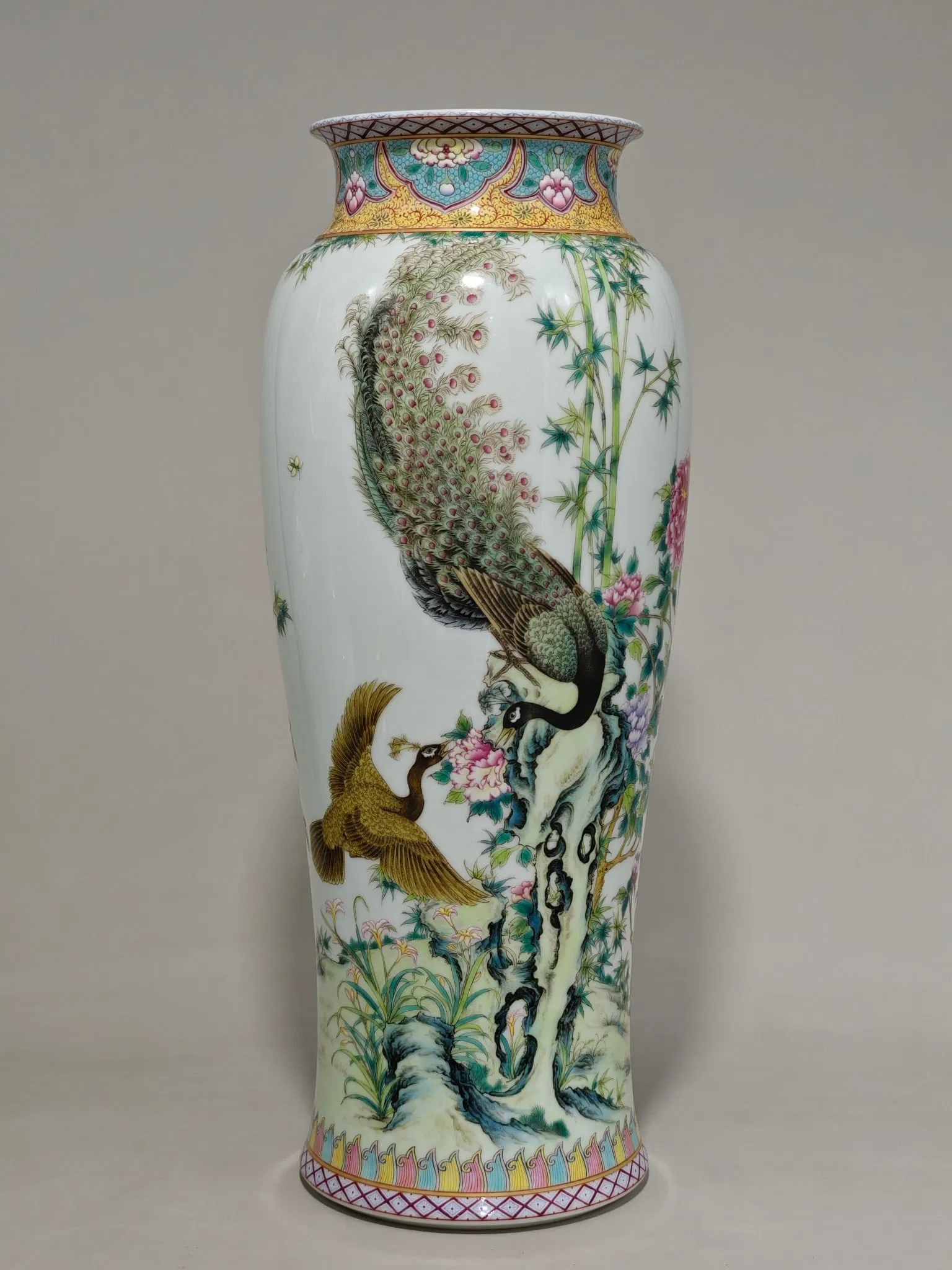 An Exquisite Enamel Flower and Bird Pattern with poem Vase
