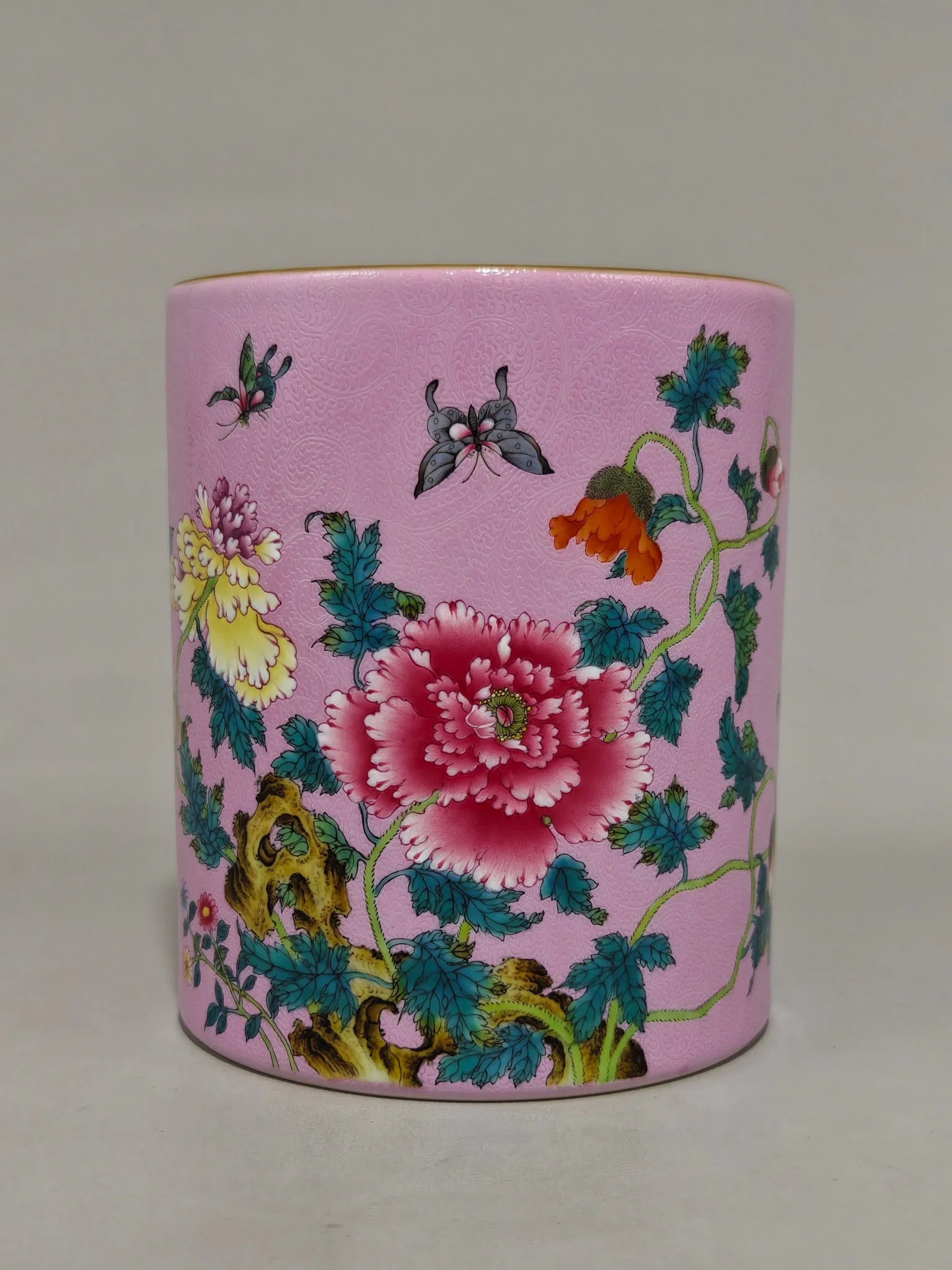 An Exquisite Enamel Flower and Butterfly Pattern Brush Pot,with poem
