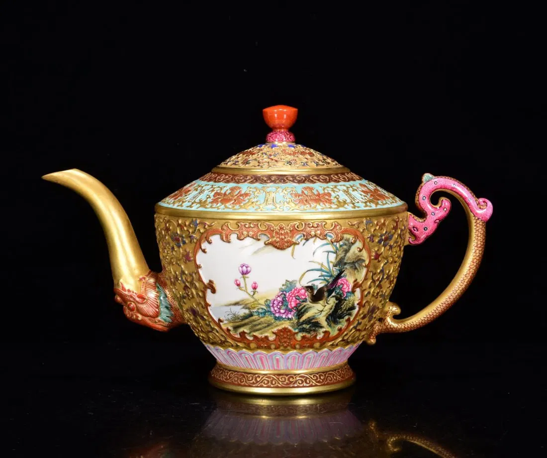 An Exquisite Enamel Gilt Flower and Bird Pattern Ewer