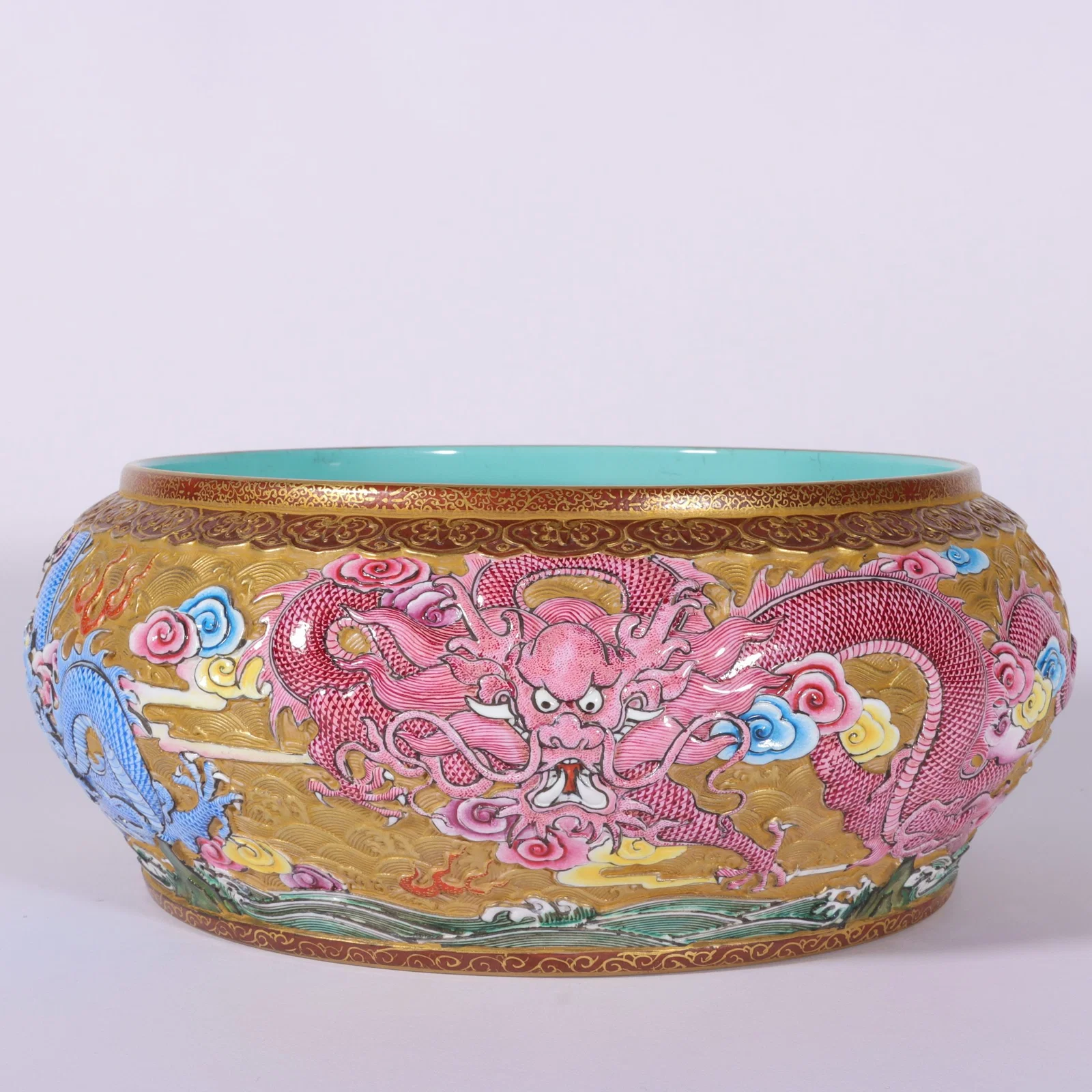 An Exquisite Enamel Gold Ground Auspicious Cloud and Dragon Pattern Brush Washer,with an Imperial