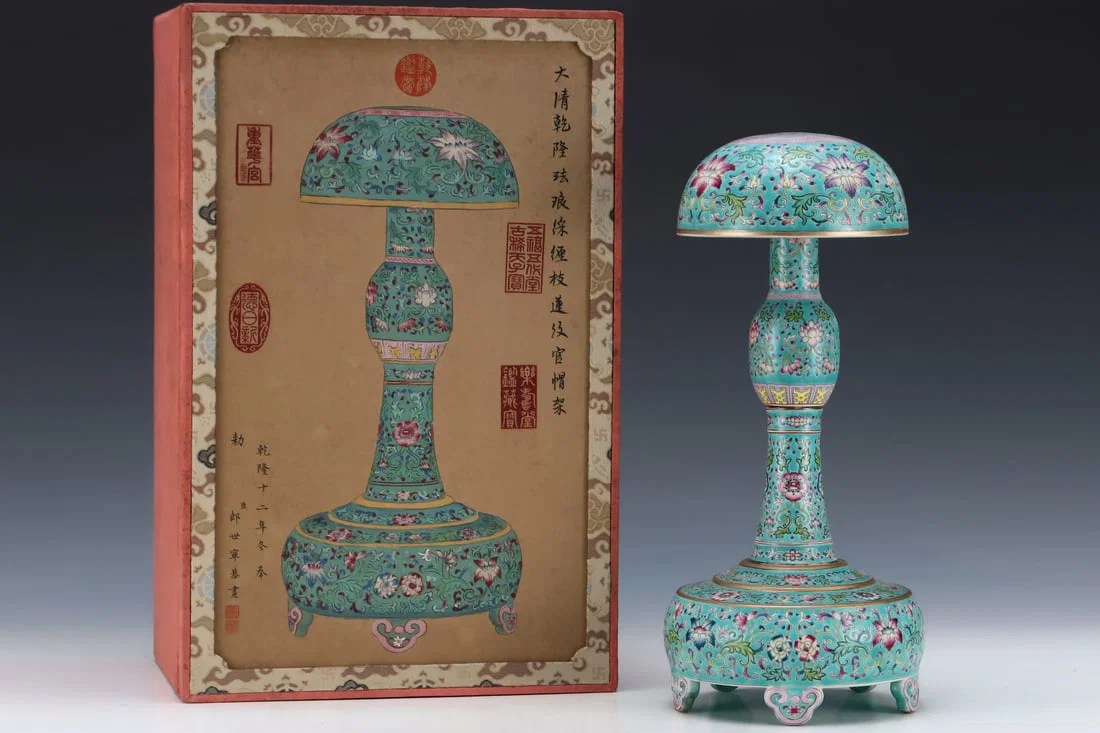 An Exquisite Enamel Lotus Pattern Hatstand