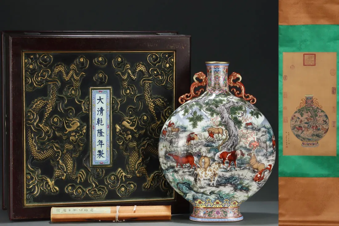 An Exquisite Enamel Painted Gold Horse Pattern Double-Ears Vase,with Chinese Vertical Scroll Ink