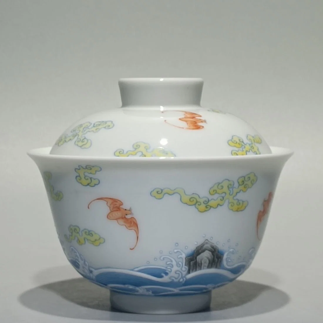 An Exquisite Enamel Seawater Auspicious Cloud and Bats Pattern Cover Cup